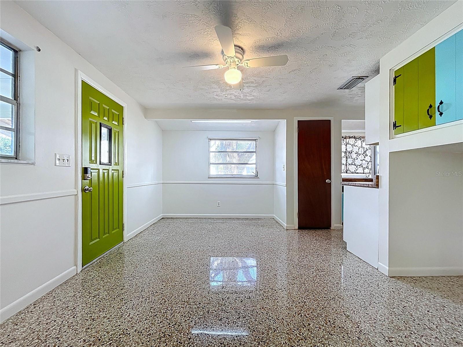 Listing photo id 23 for 1415 Idlewild Avenue