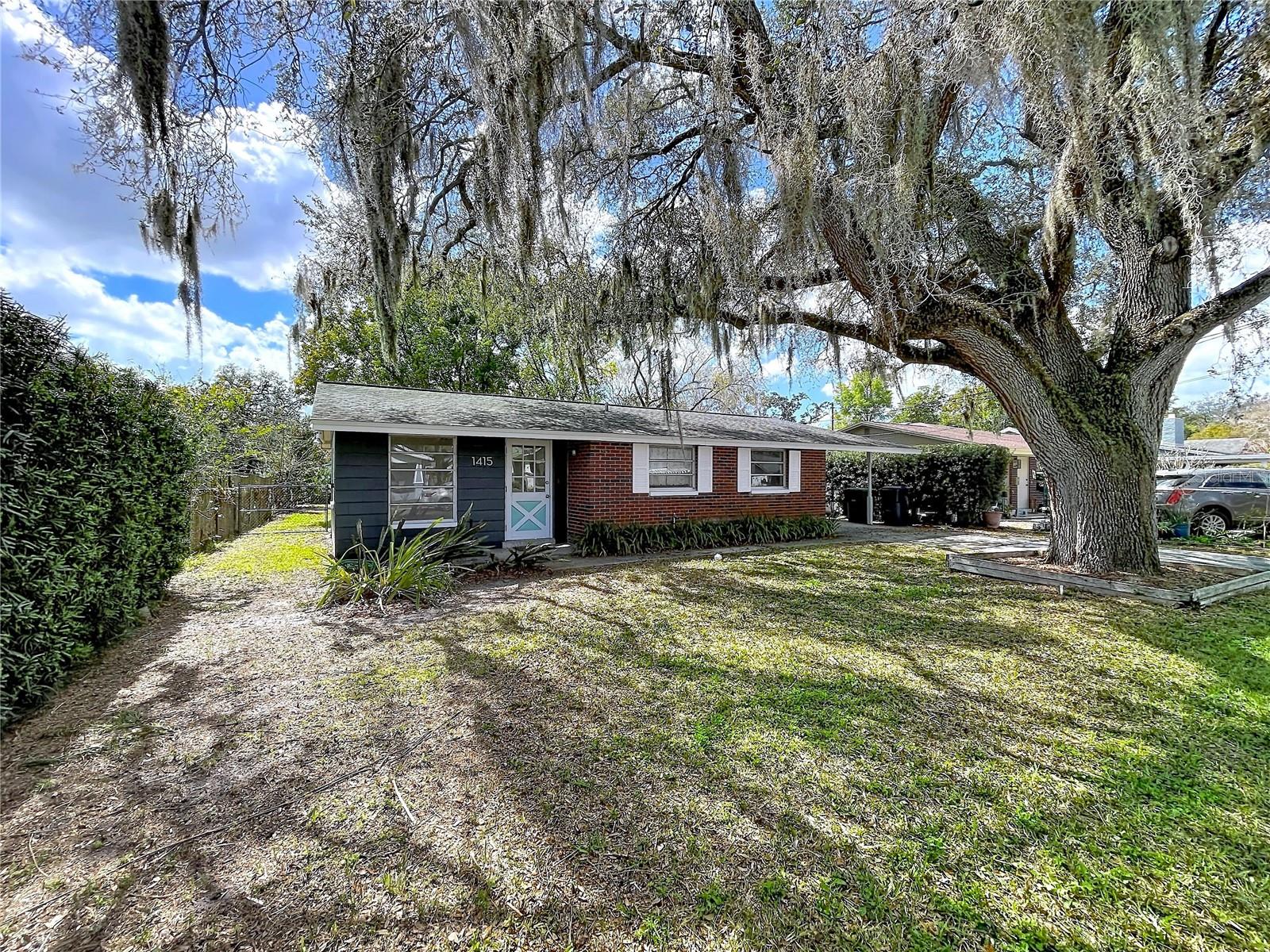 Listing photo id 1 for 1415 Idlewild Avenue