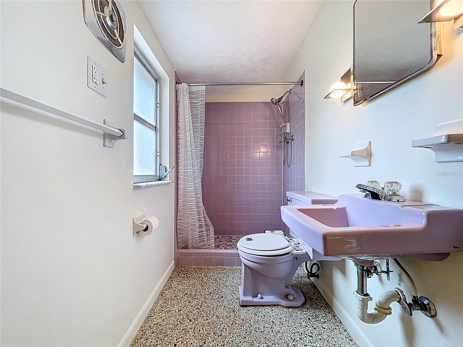 Listing photo id 34 for 1415 Idlewild Avenue