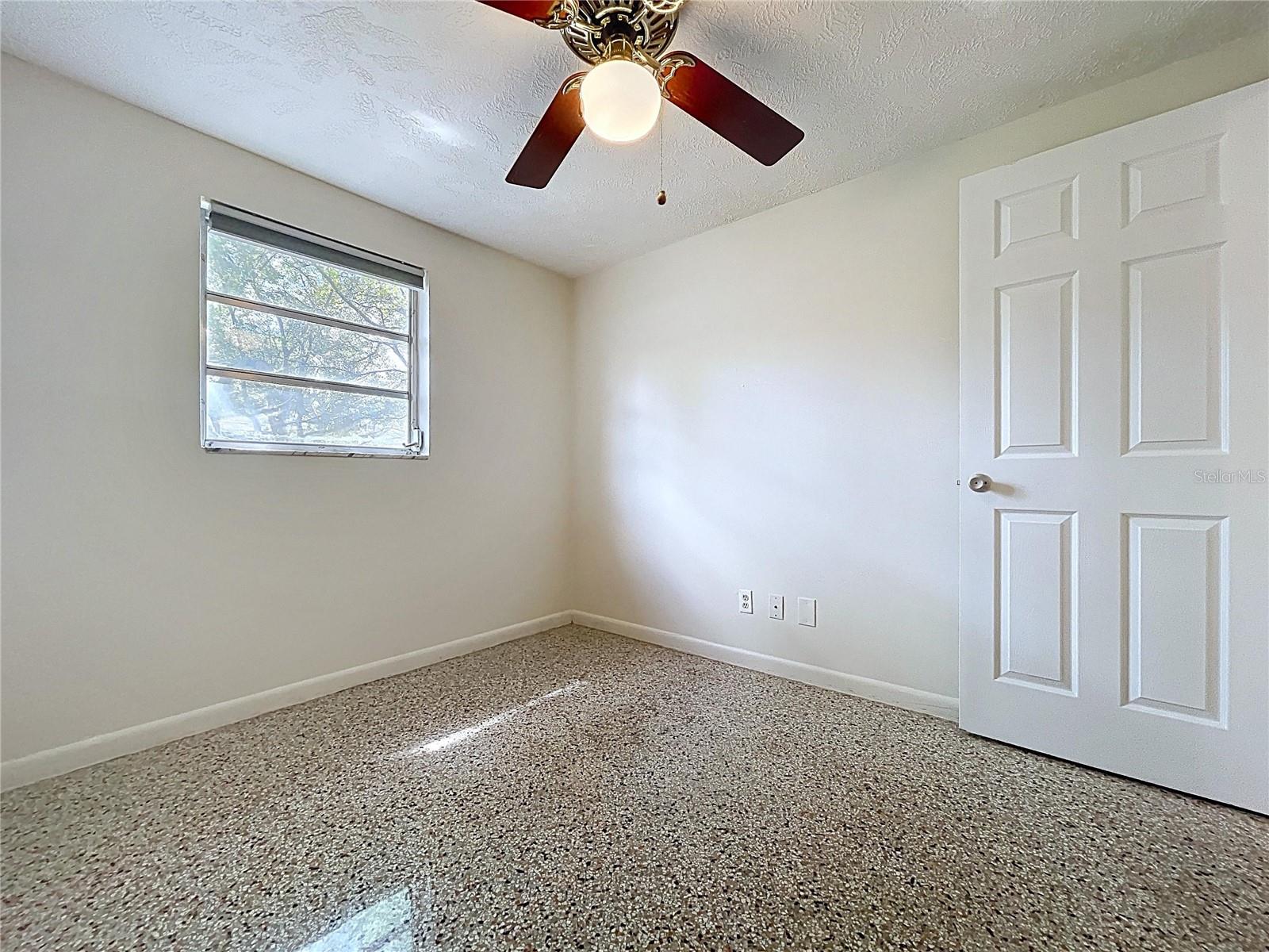 Listing photo id 35 for 1415 Idlewild Avenue