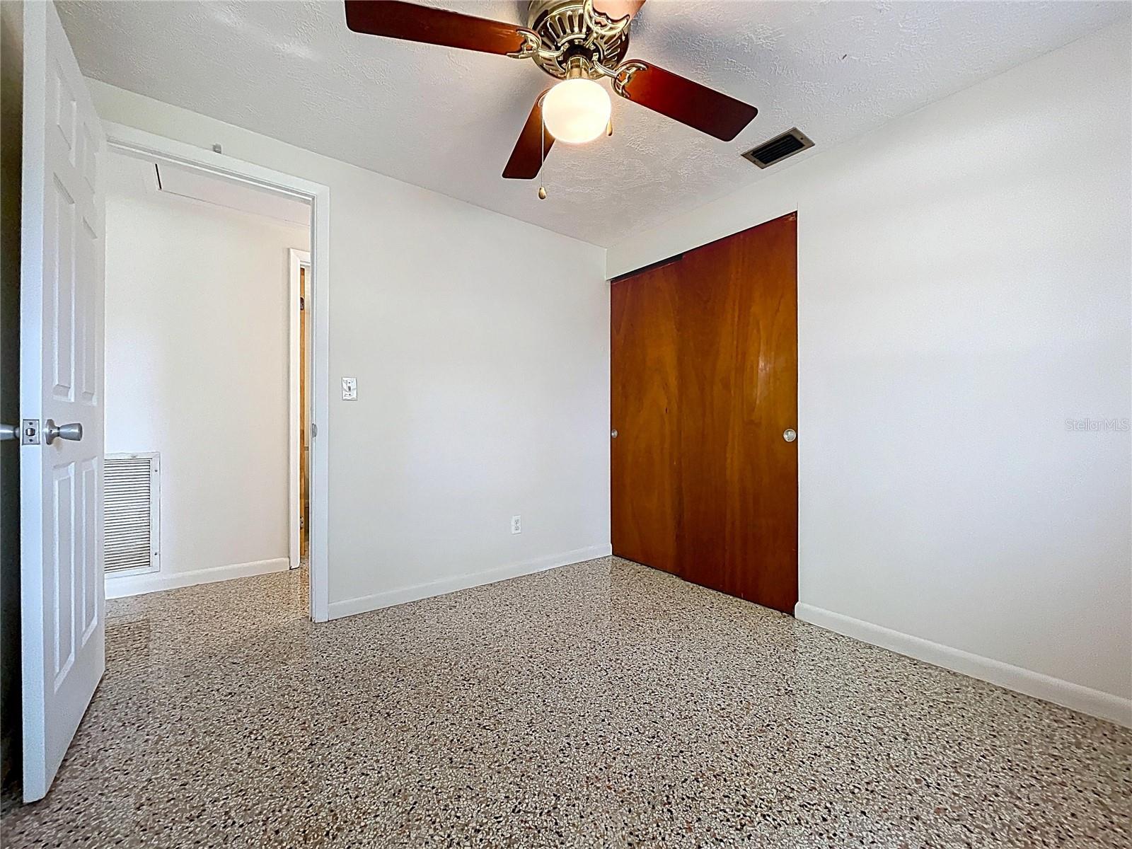 Listing photo id 38 for 1415 Idlewild Avenue