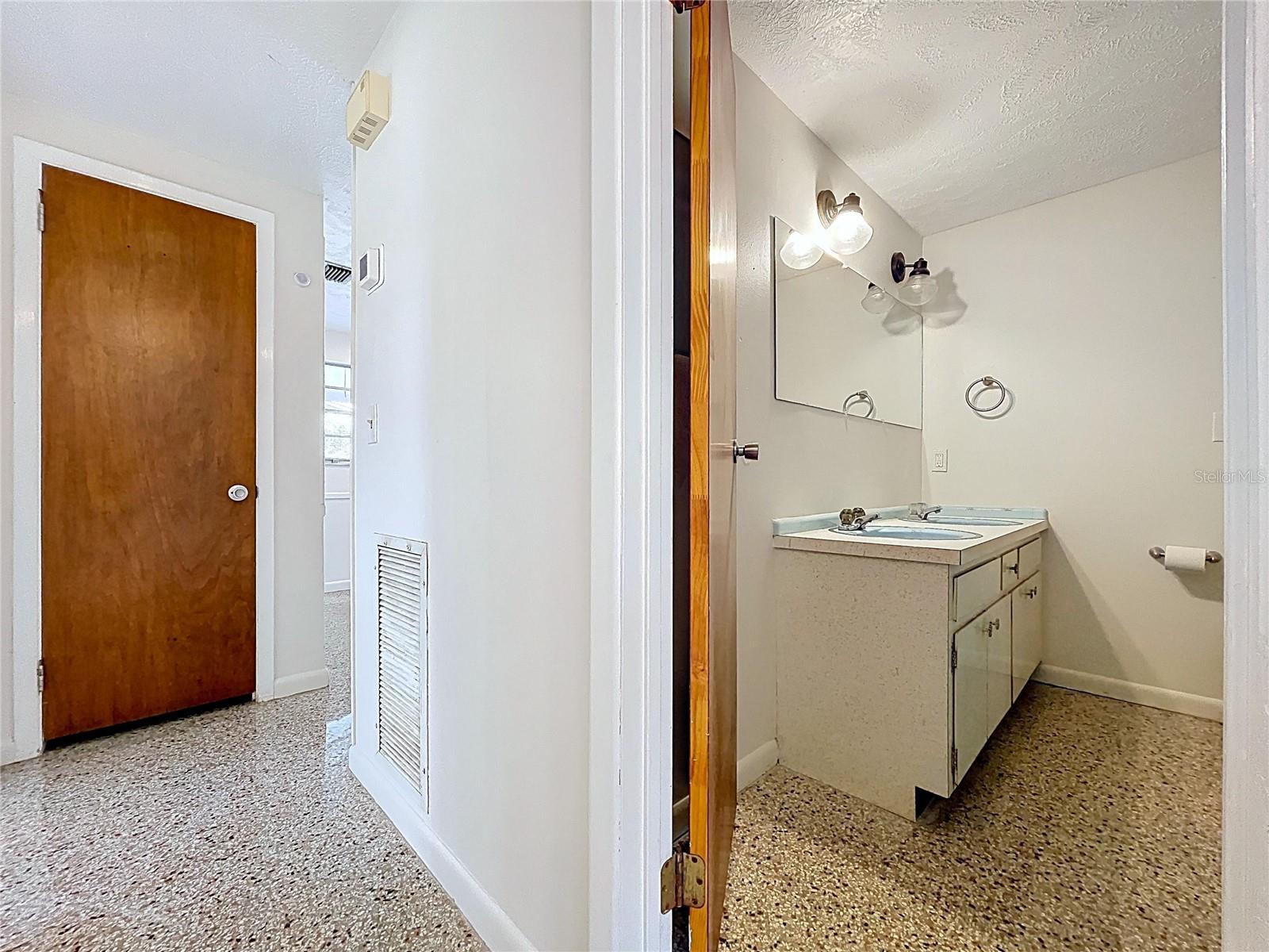 Listing photo id 39 for 1415 Idlewild Avenue