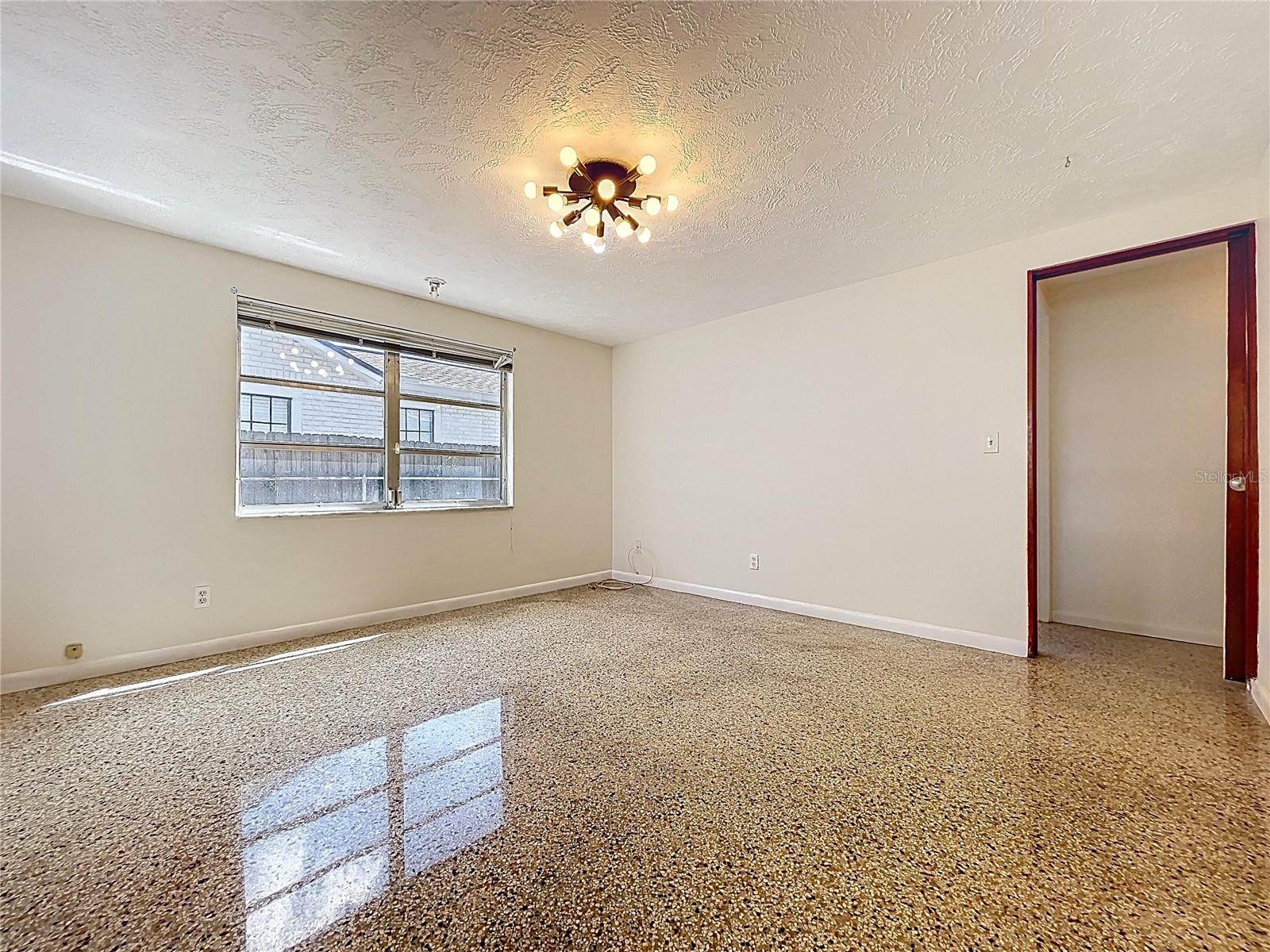 Listing photo id 42 for 1415 Idlewild Avenue