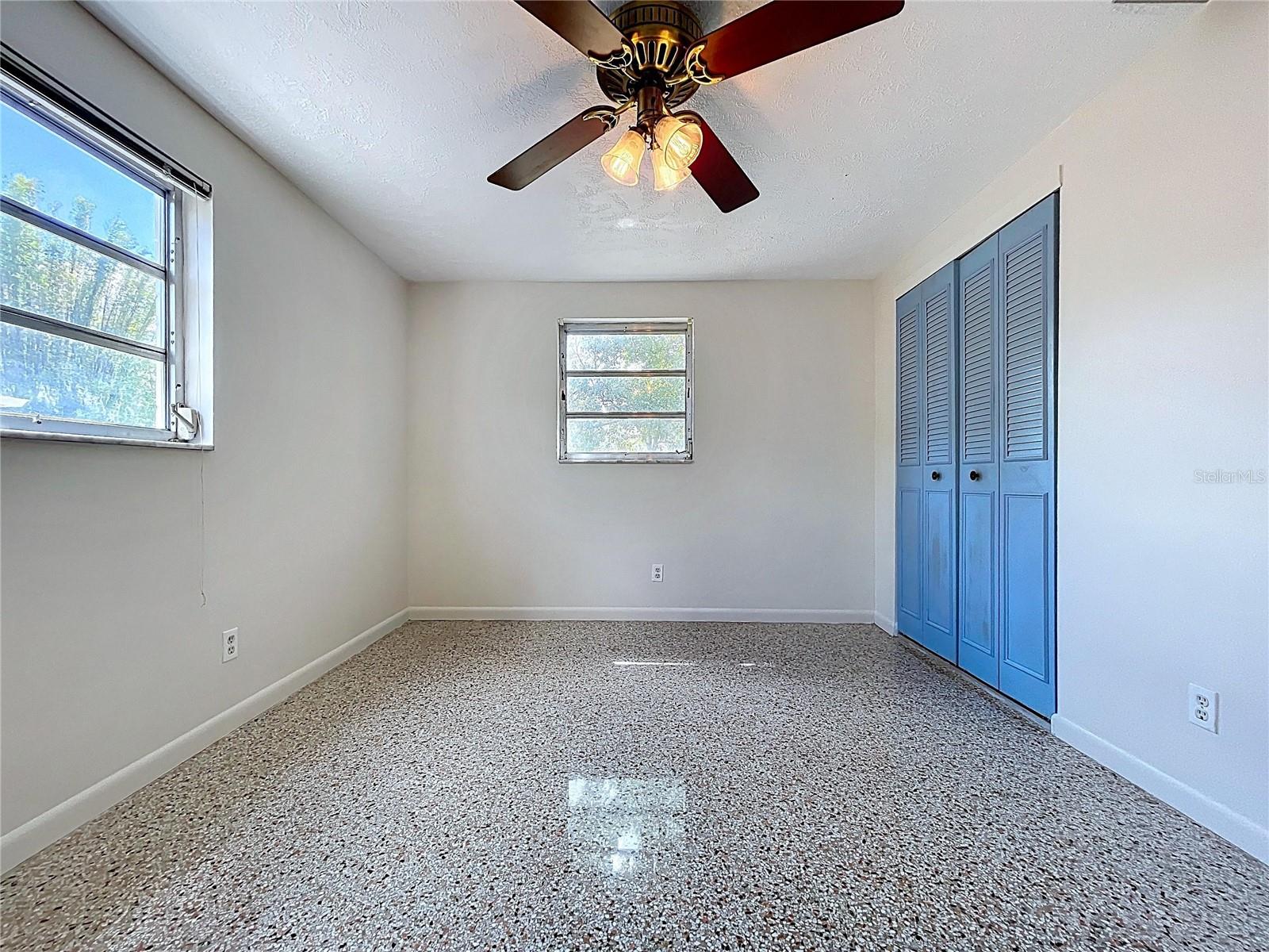 Listing photo id 46 for 1415 Idlewild Avenue