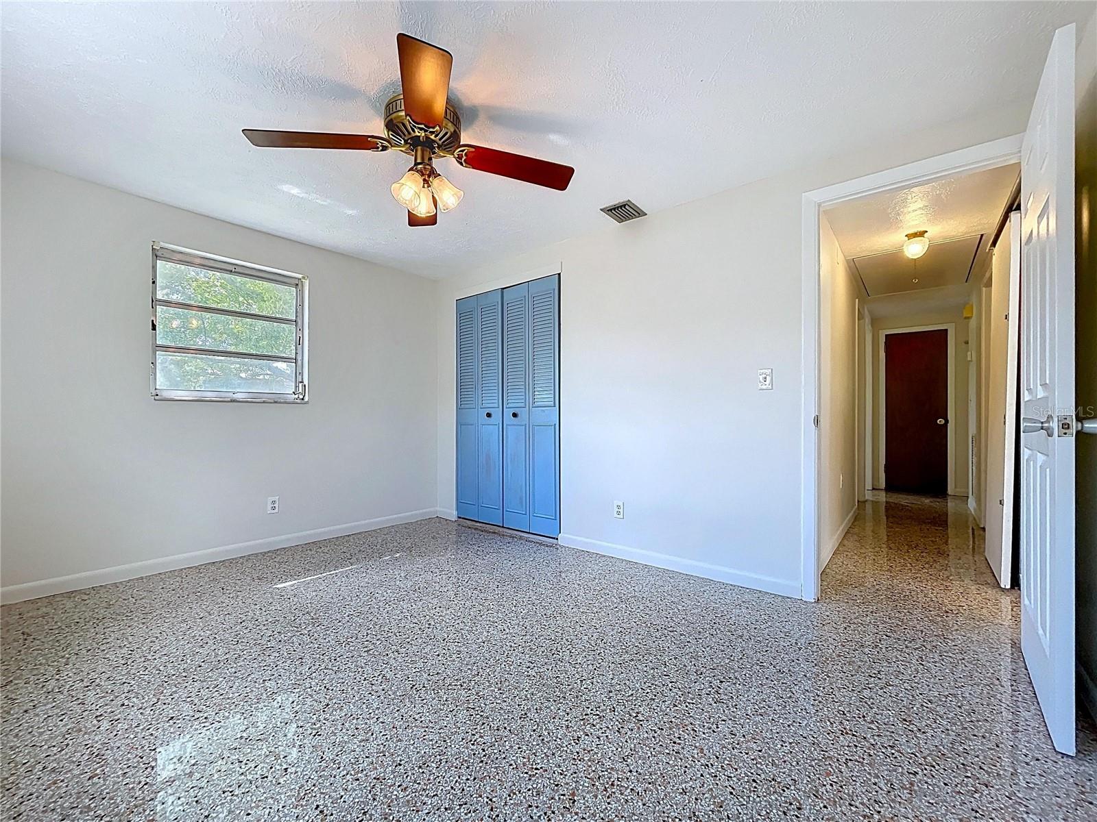 Listing photo id 47 for 1415 Idlewild Avenue