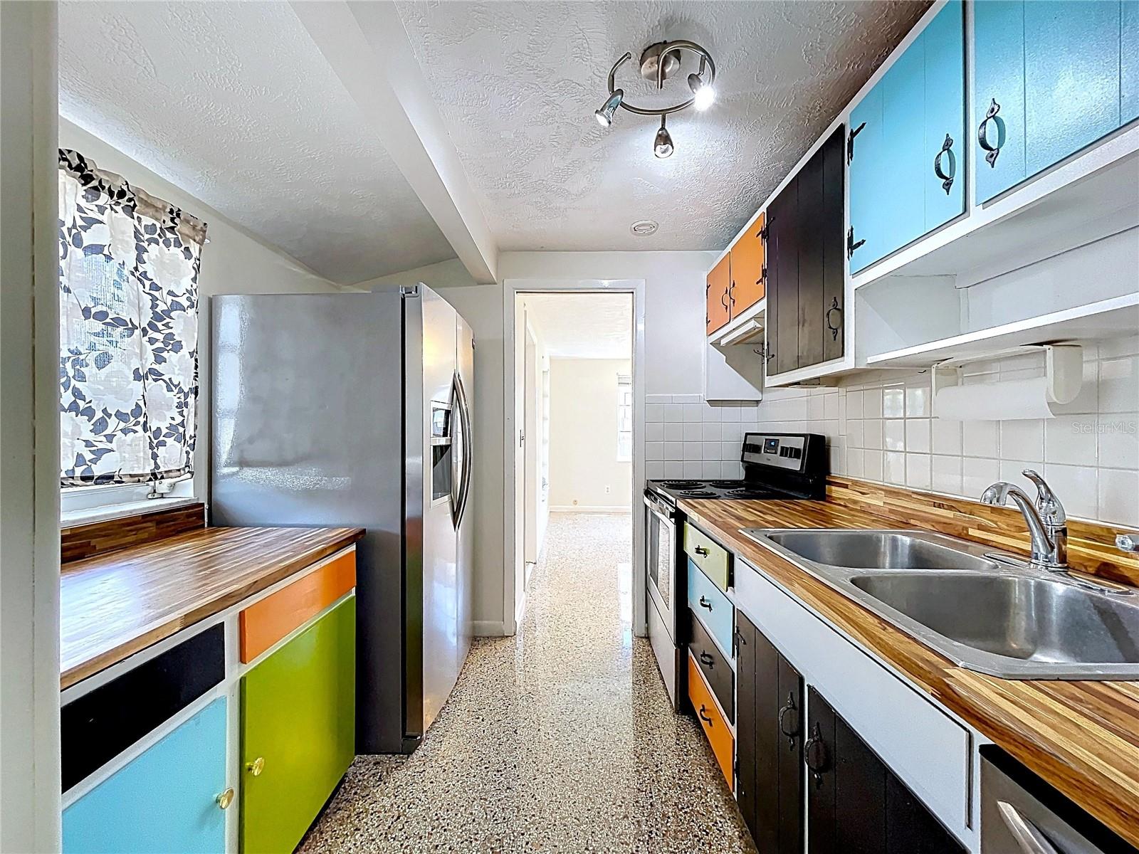 Listing photo id 3 for 1415 Idlewild Avenue