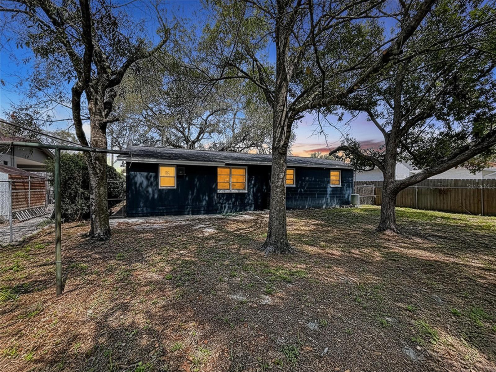 Listing photo id 63 for 1415 Idlewild Avenue