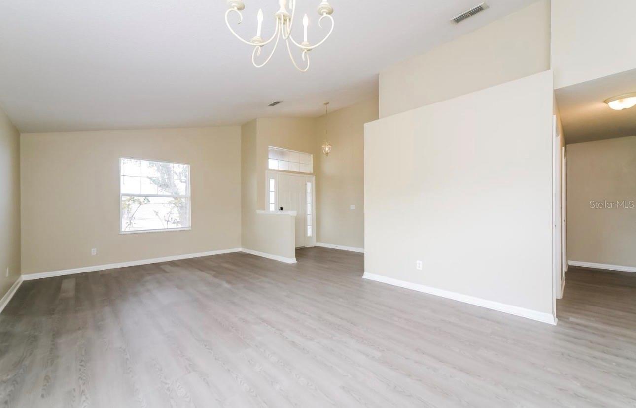 Image 4 of 11 For 10456 Clarion Street