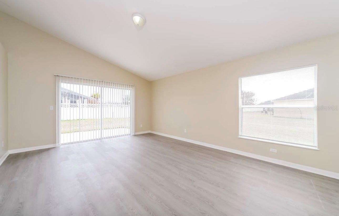 Image 7 of 11 For 10456 Clarion Street