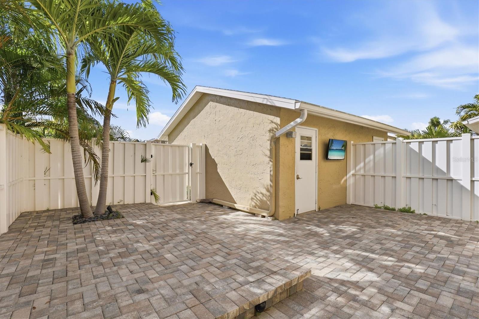 Image 15 of 83 For 6537 Cape Hatteras Way Ne 4