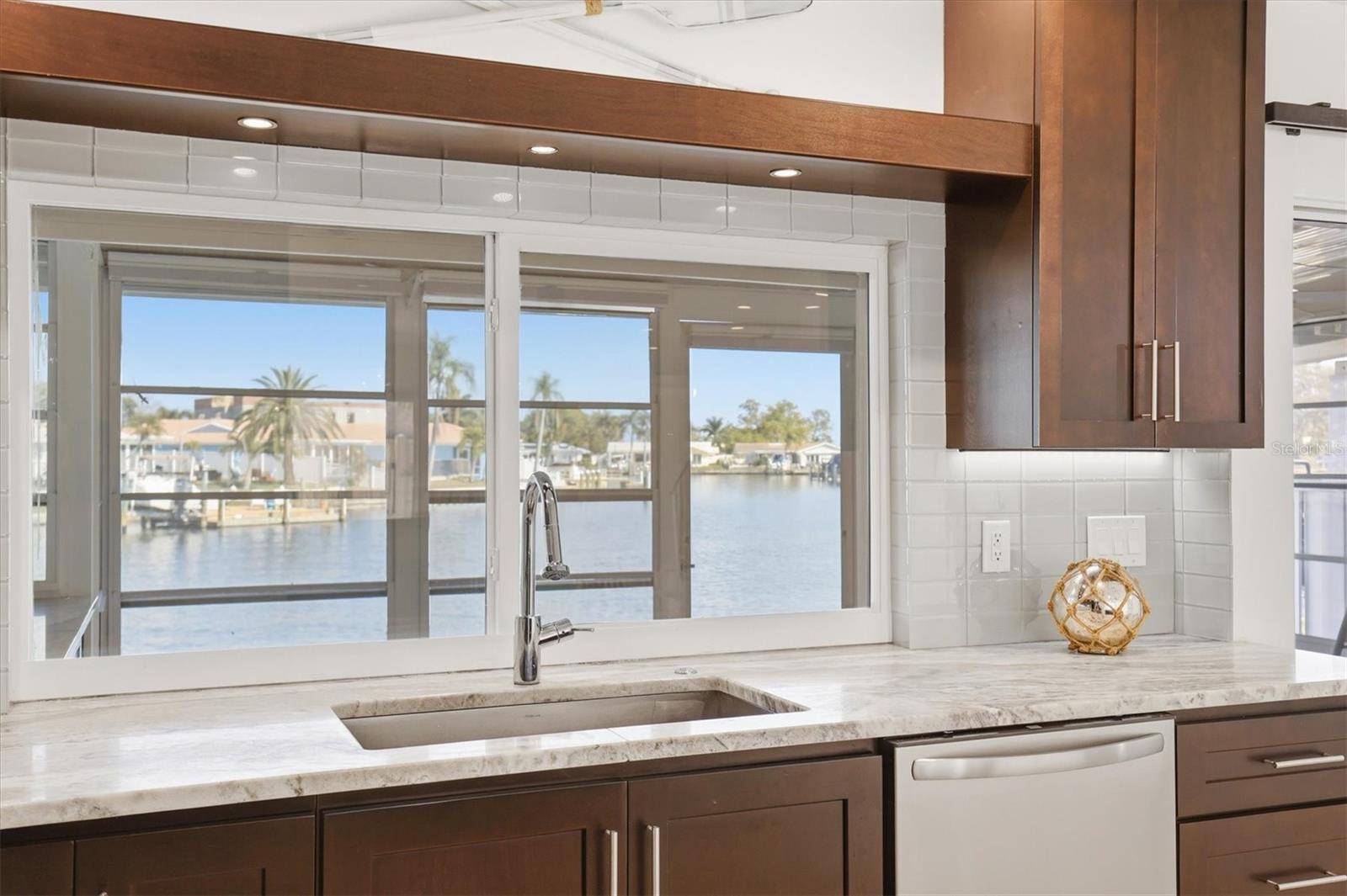 Image 26 of 83 For 6537 Cape Hatteras Way Ne 4