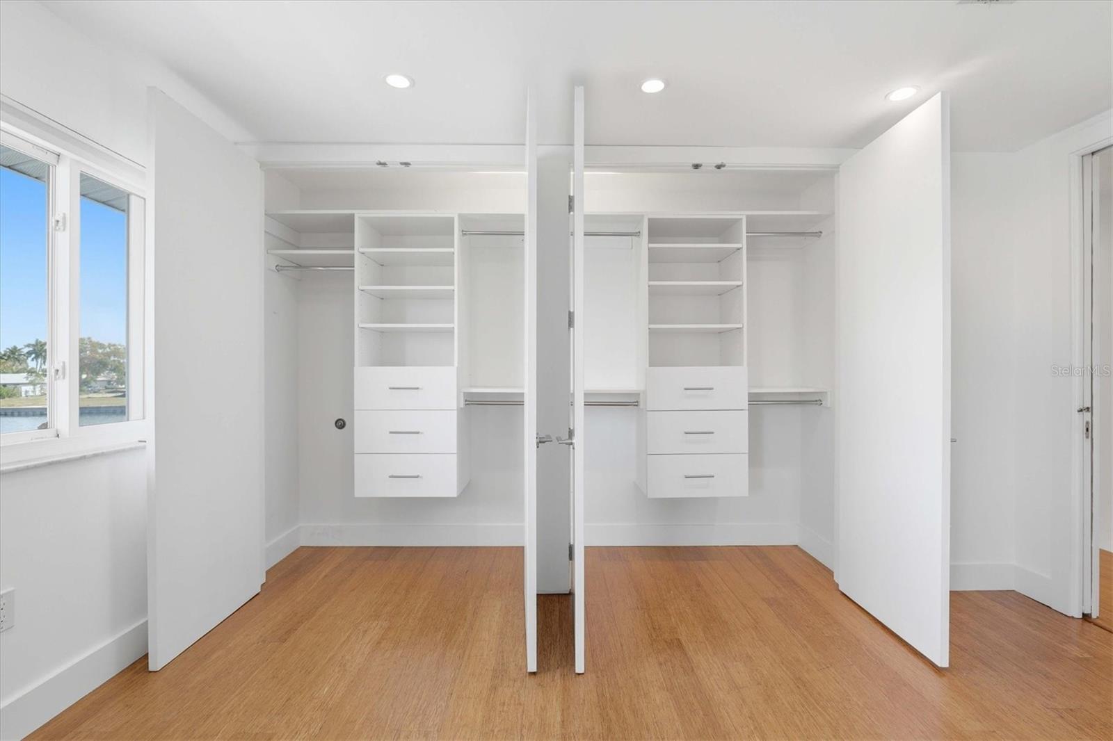 Image 37 of 83 For 6537 Cape Hatteras Way Ne 4