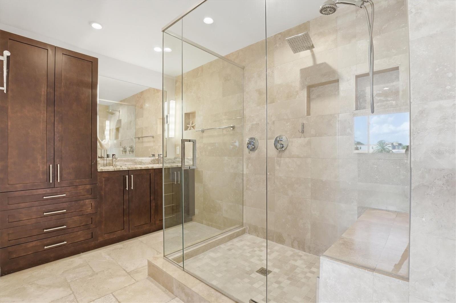 Image 9 of 83 For 6537 Cape Hatteras Way Ne 4