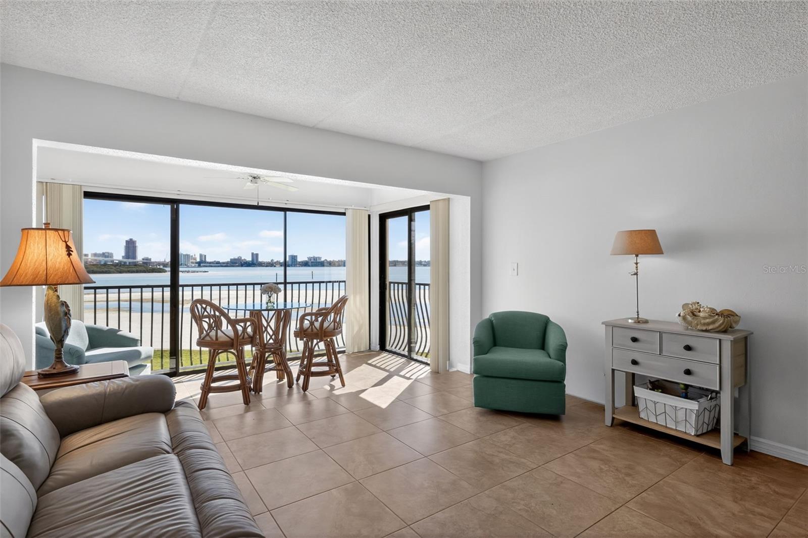 Image 11 of 49 For 865 Gulfview Boulevard 207