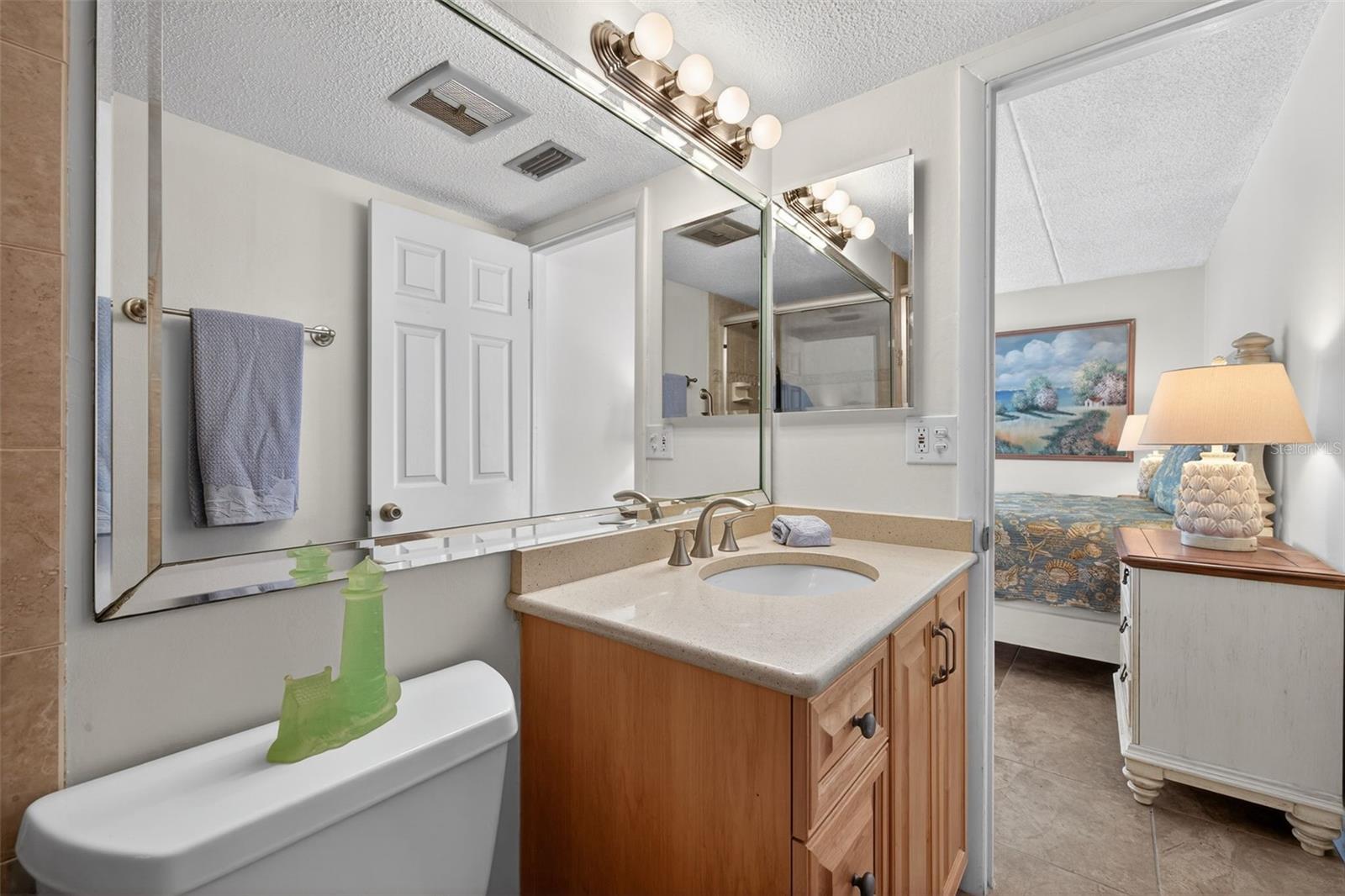 Image 23 of 49 For 865 Gulfview Boulevard 207