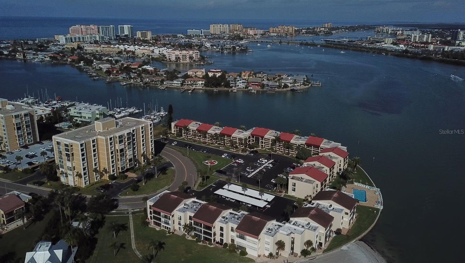 Image 39 of 49 For 865 Gulfview Boulevard 207