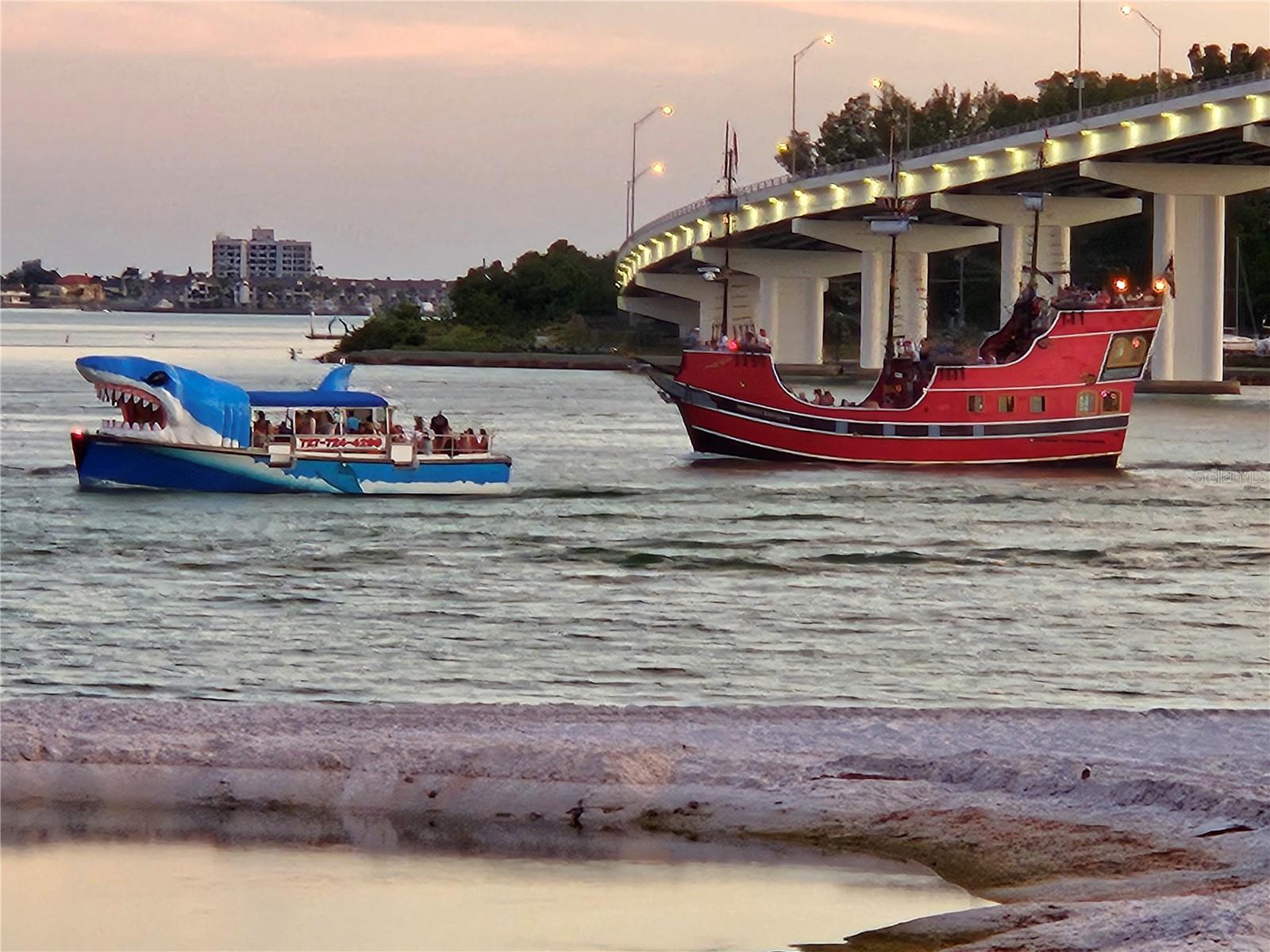 Image 41 of 49 For 865 Gulfview Boulevard 207