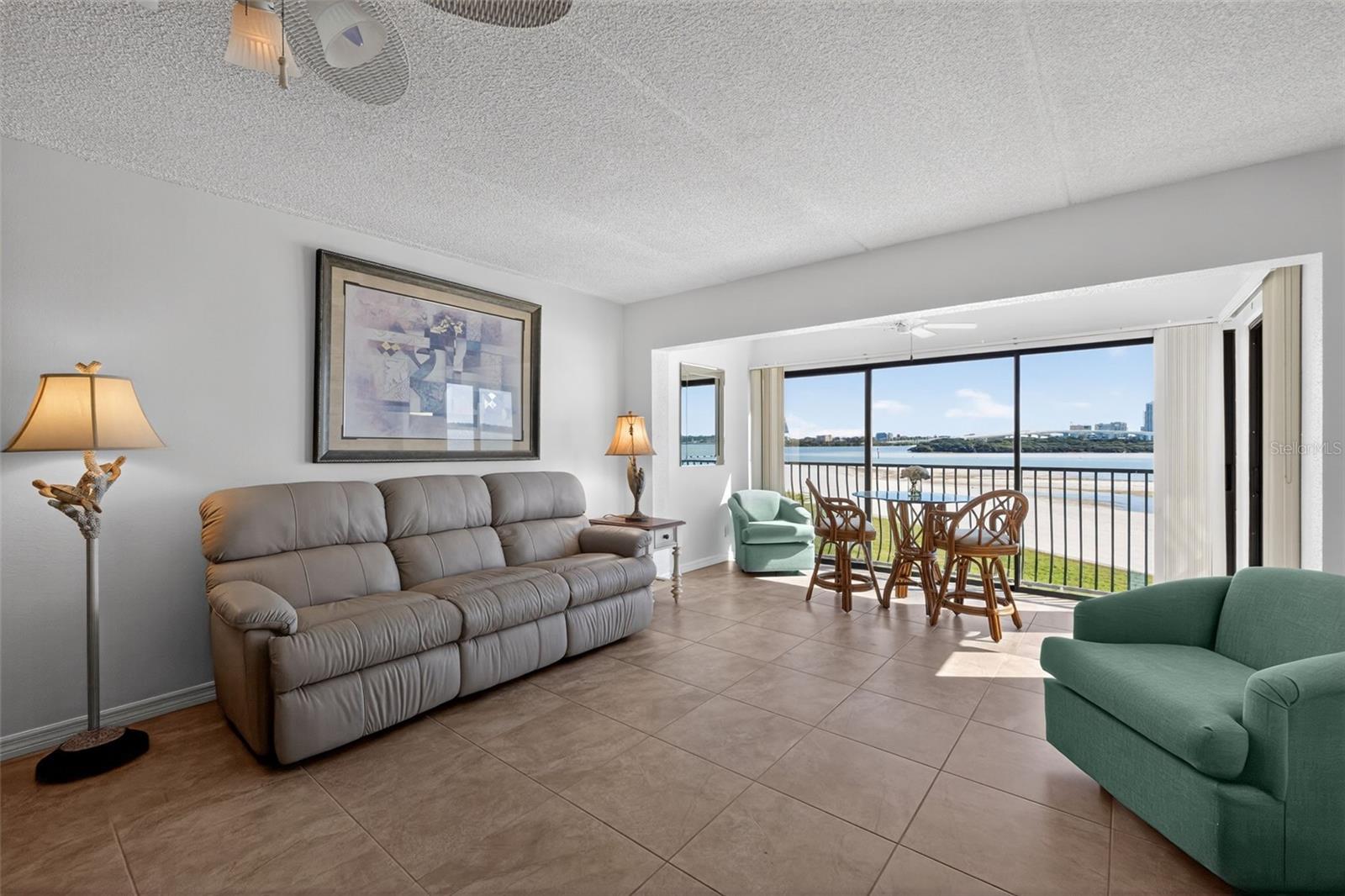 Image 9 of 49 For 865 Gulfview Boulevard 207