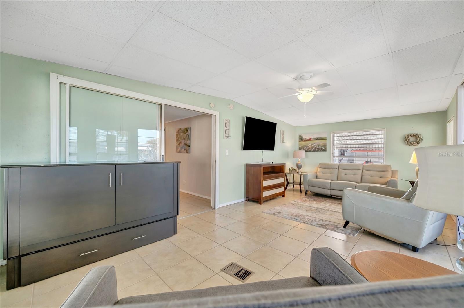 Image 23 of 39 For 110 Saint Lucia Loop