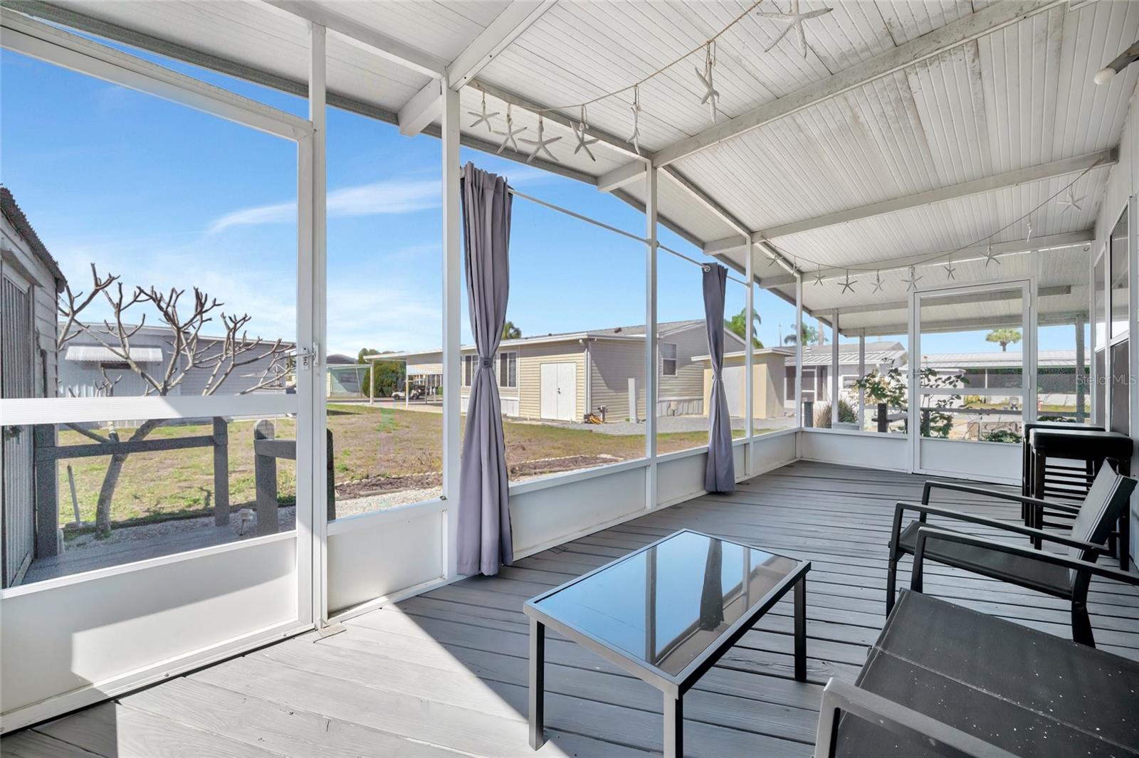 Image 25 of 39 For 110 Saint Lucia Loop