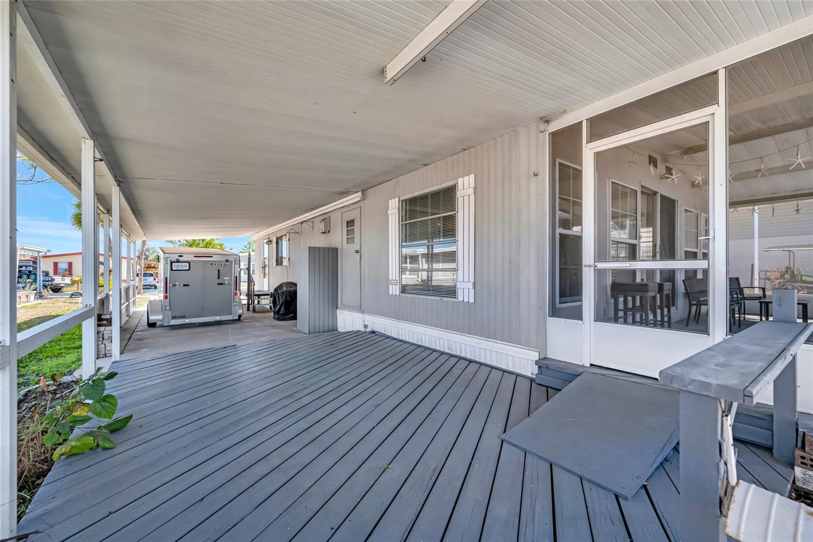 Image 33 of 39 For 110 Saint Lucia Loop