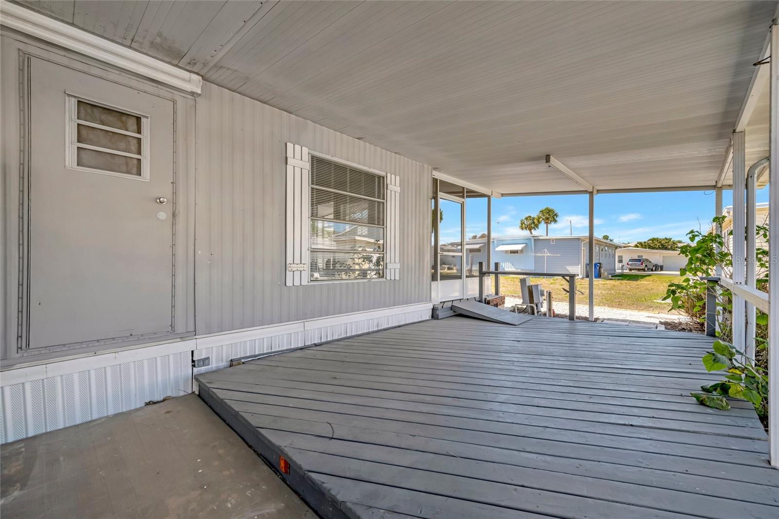 Image 34 of 39 For 110 Saint Lucia Loop