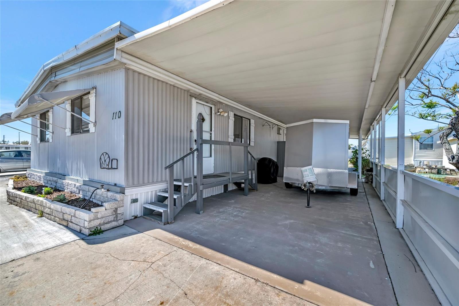 Image 35 of 39 For 110 Saint Lucia Loop