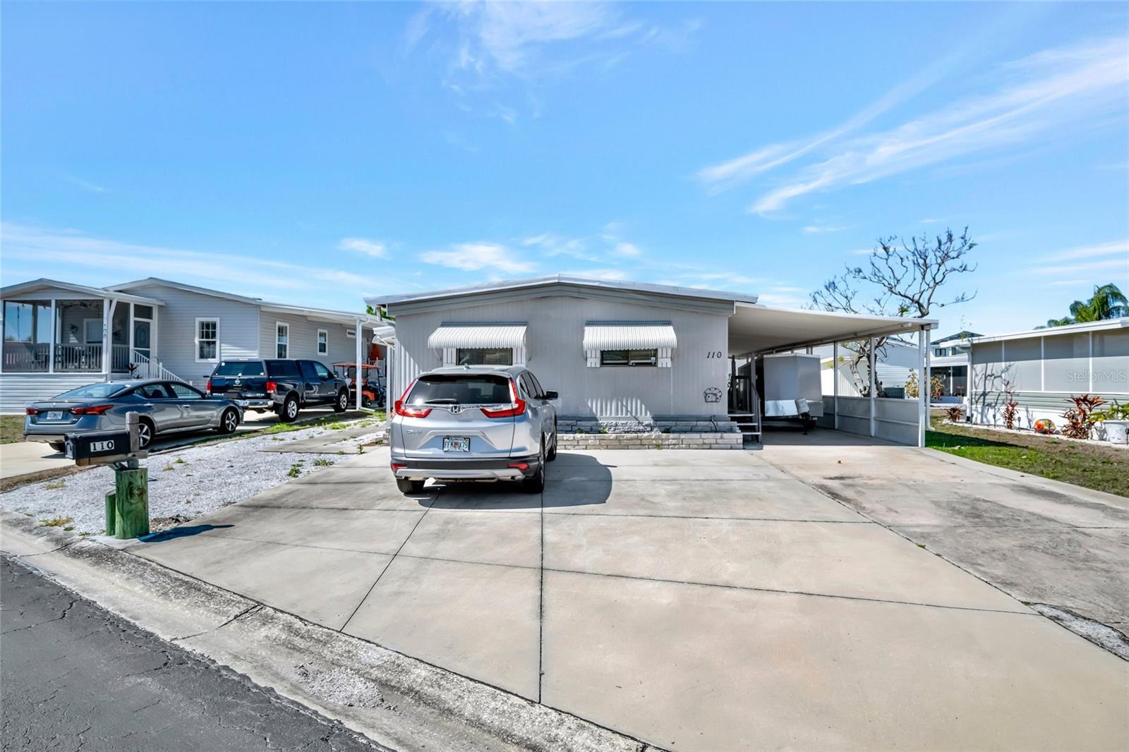 Image 37 of 39 For 110 Saint Lucia Loop