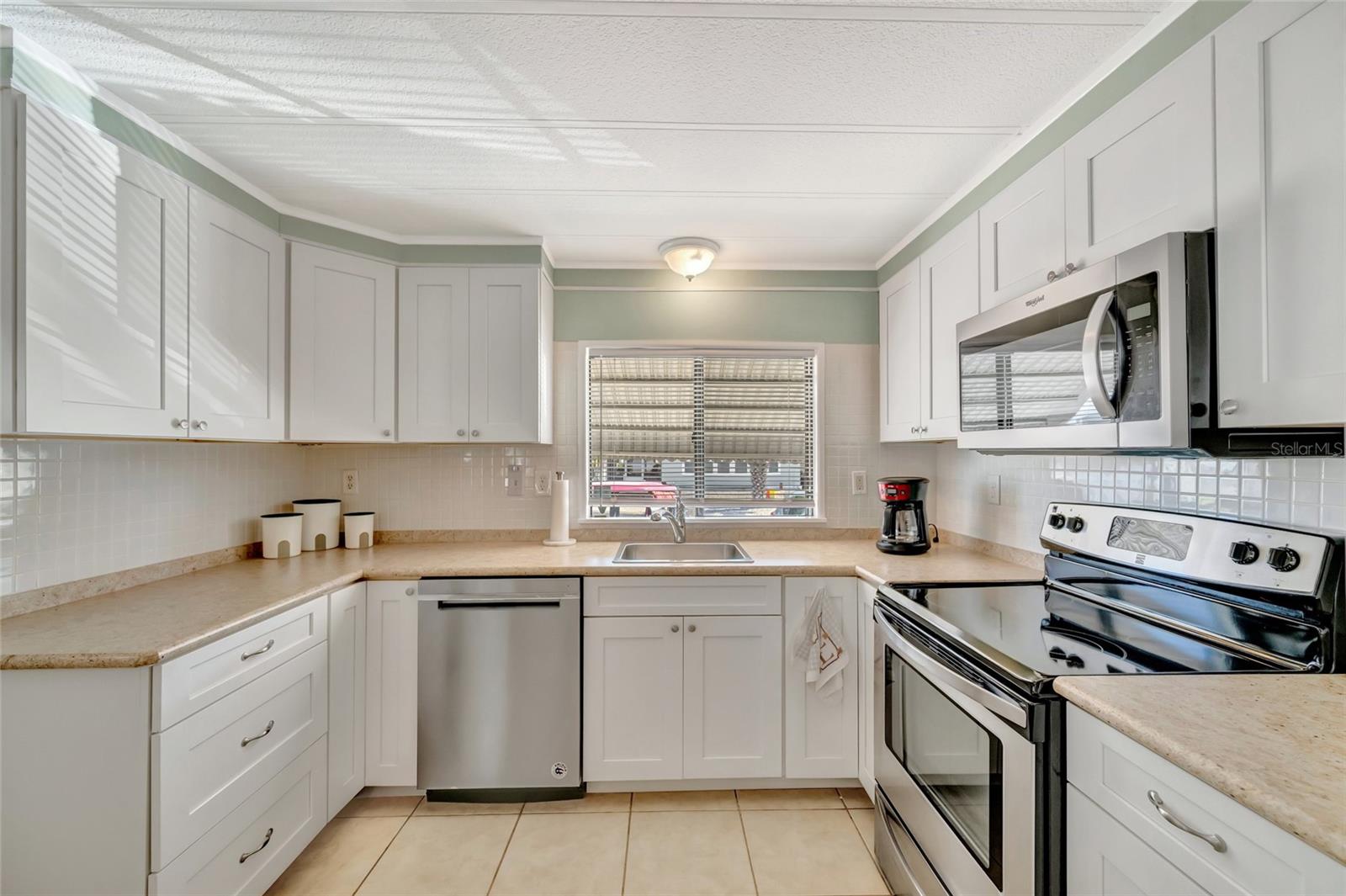 Image 7 of 39 For 110 Saint Lucia Loop