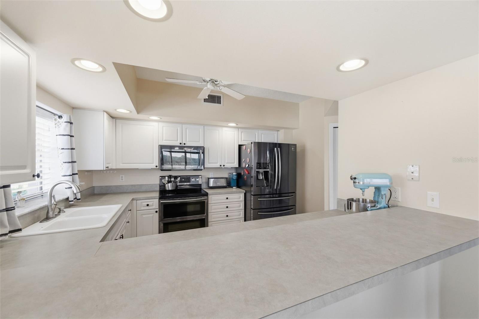 Image 11 of 47 For 1200 Country Club Drive 1206