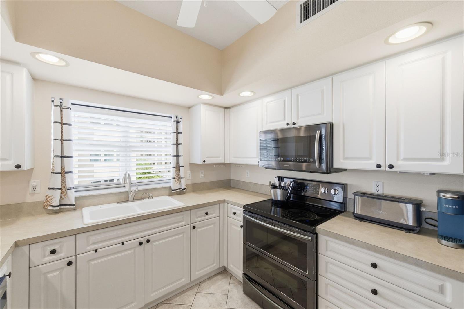 Image 13 of 47 For 1200 Country Club Drive 1206