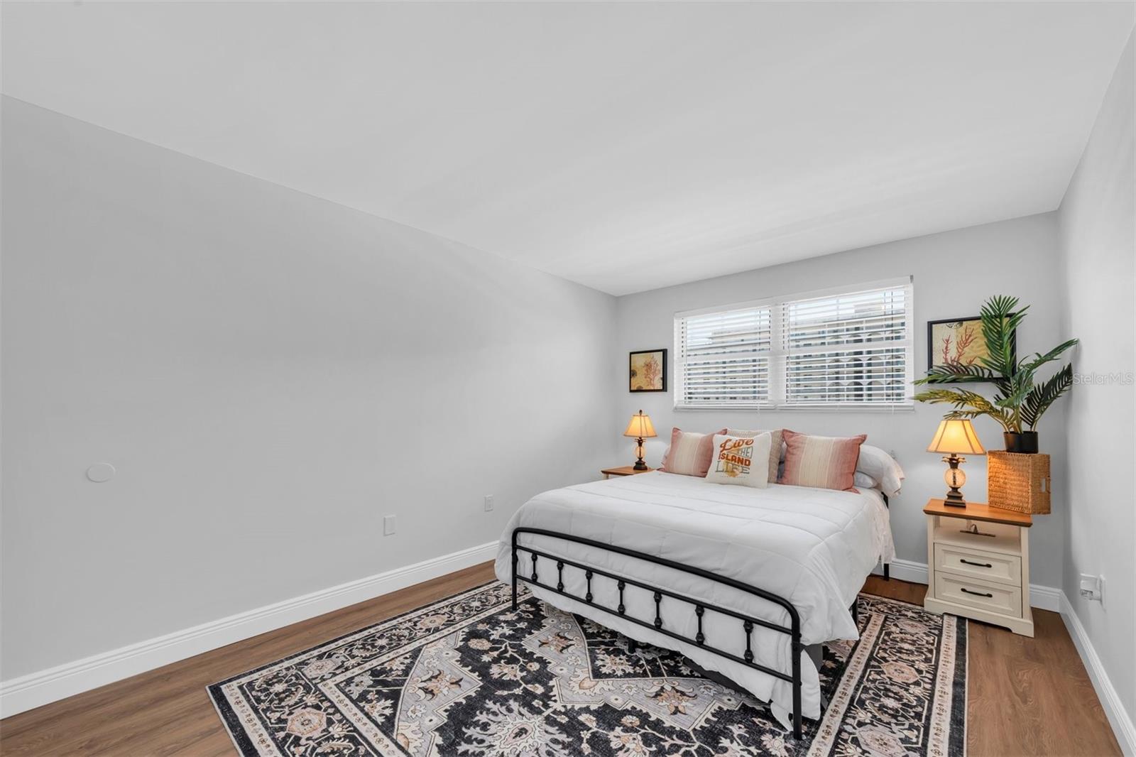 Image 16 of 36 For 6025 Shore Boulevard S 405