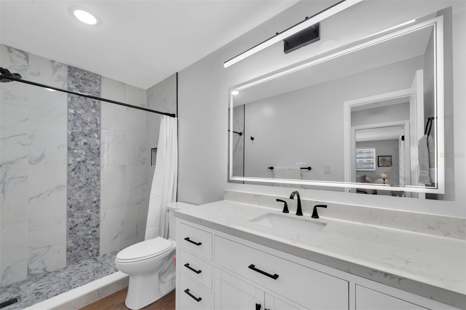 Image 19 of 36 For 6025 Shore Boulevard S 405