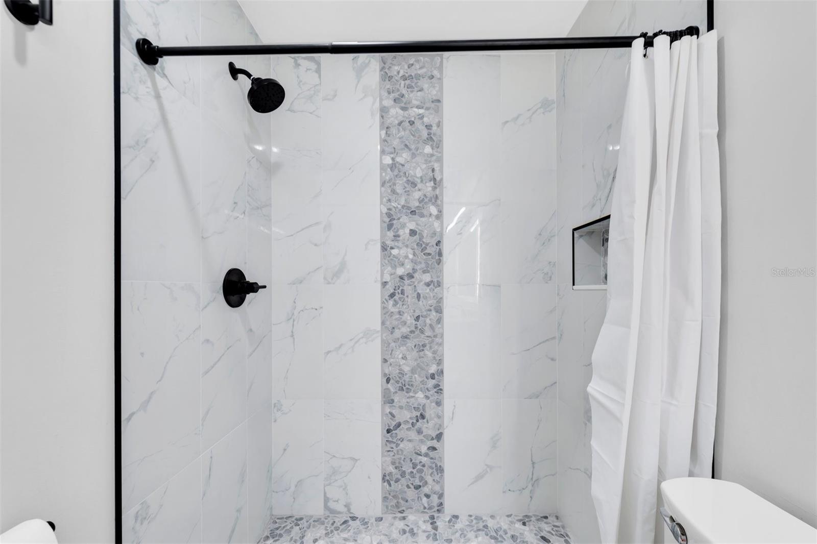 Image 20 of 36 For 6025 Shore Boulevard S 405