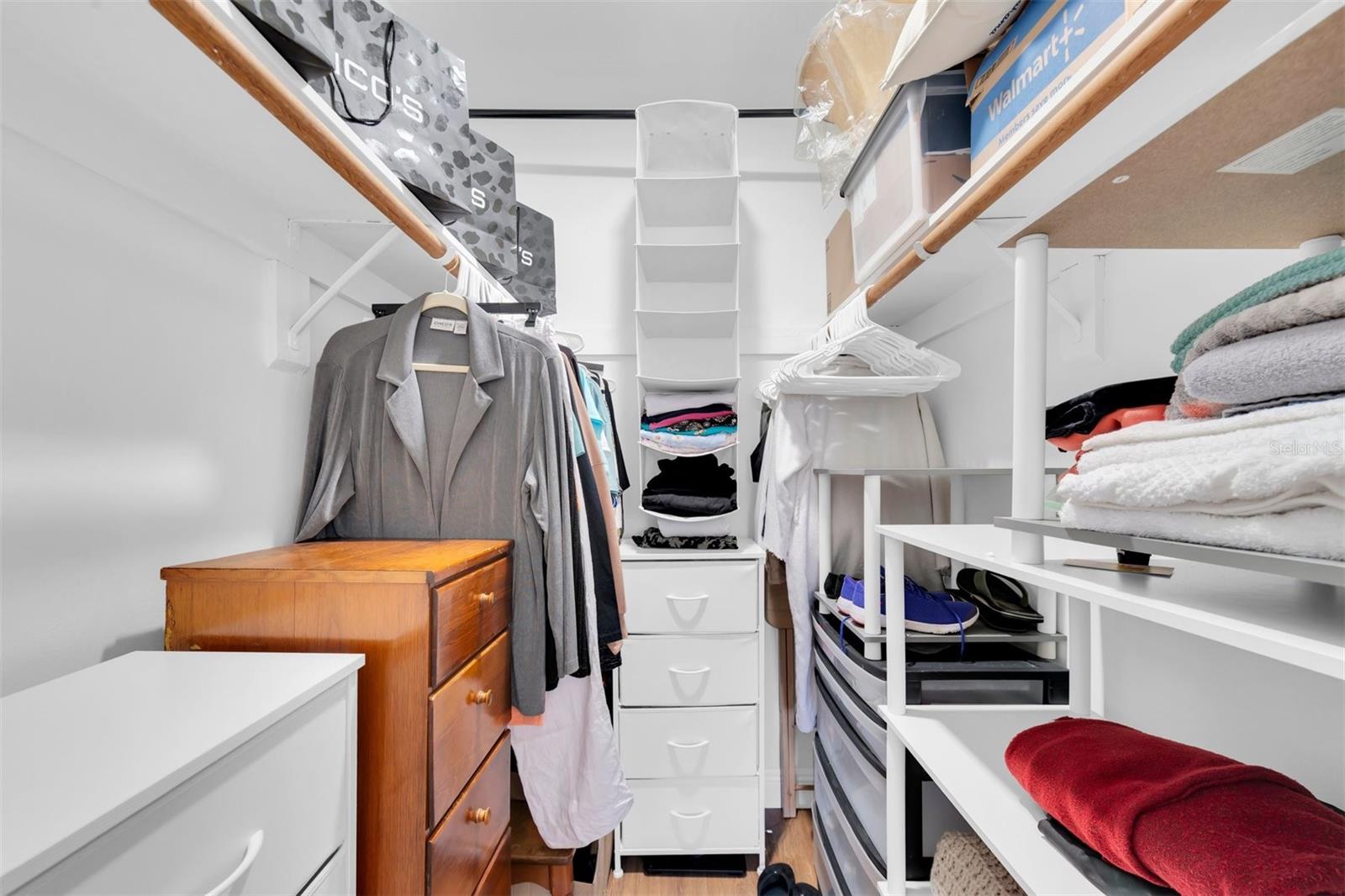 Image 21 of 36 For 6025 Shore Boulevard S 405