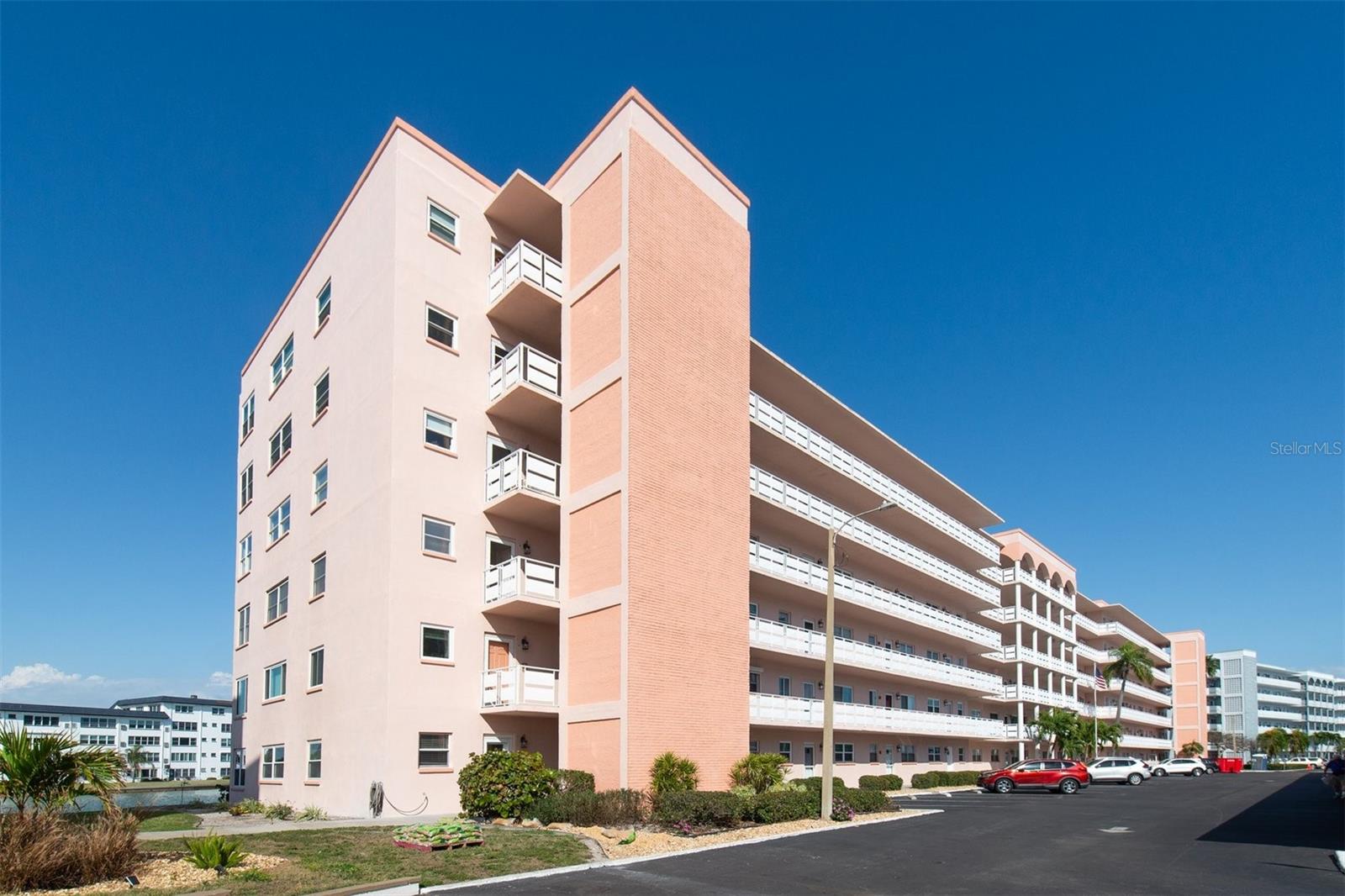 Image 23 of 36 For 6025 Shore Boulevard S 405