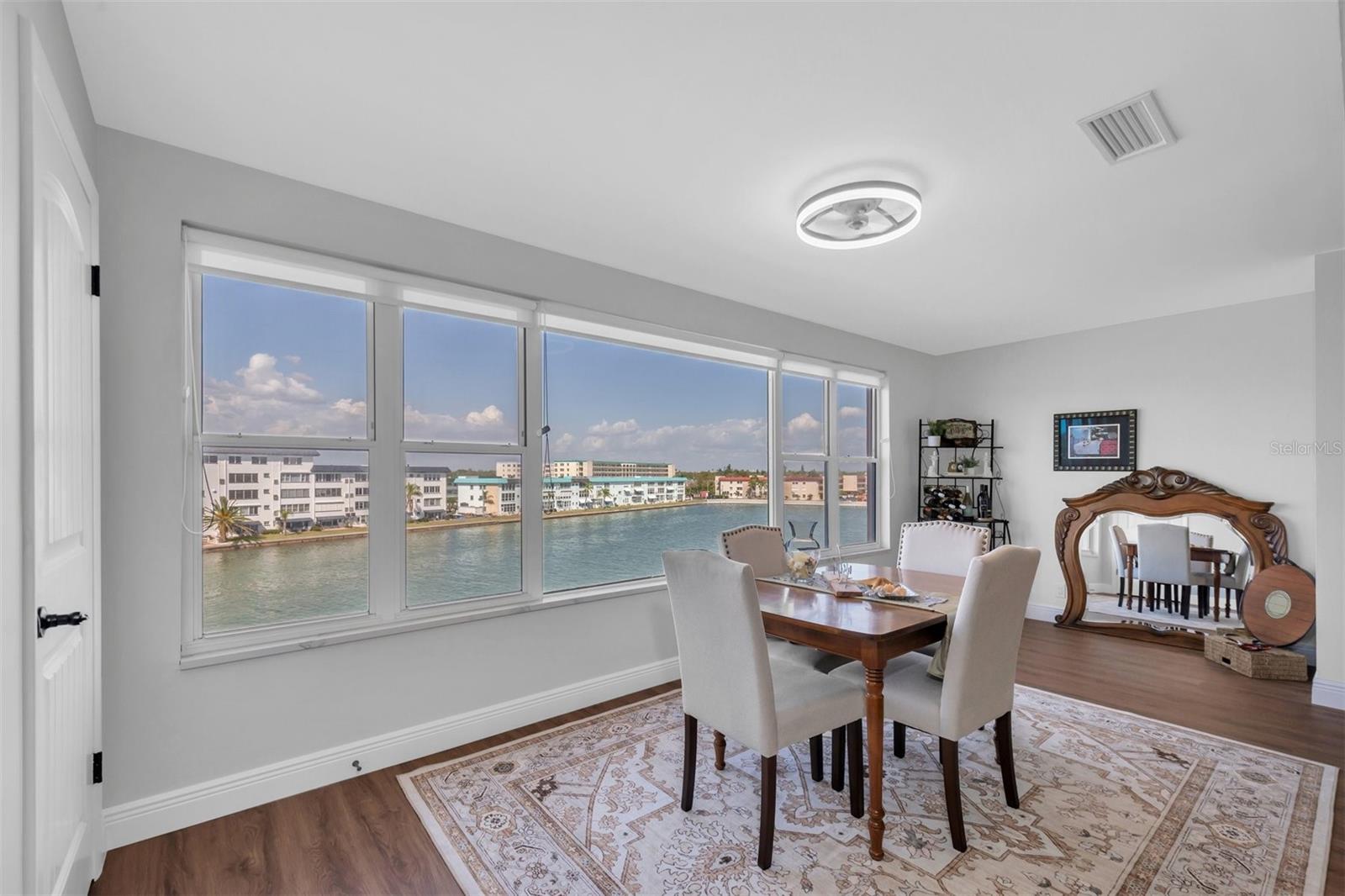 Image 4 of 36 For 6025 Shore Boulevard S 405