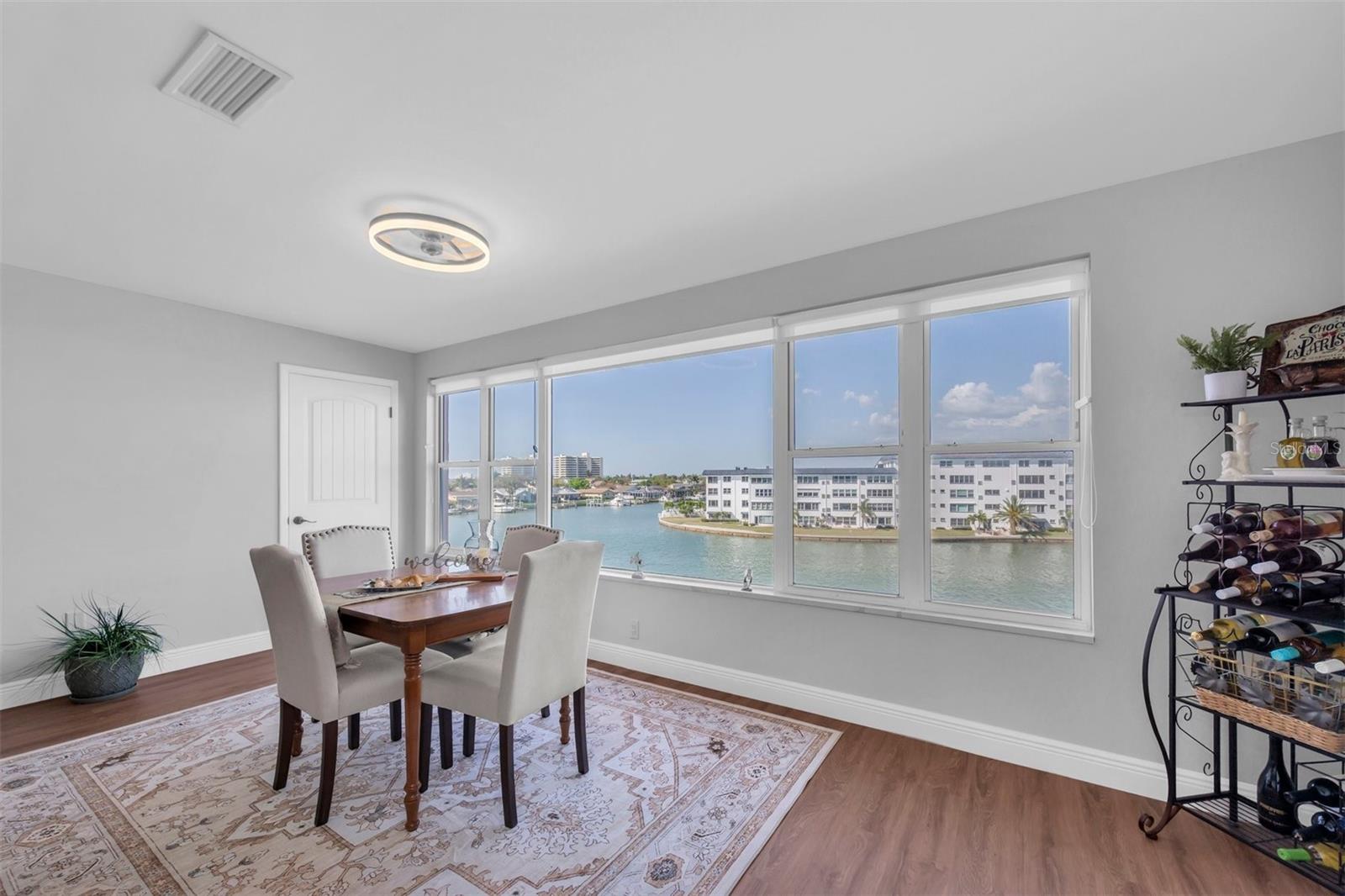 Image 8 of 36 For 6025 Shore Boulevard S 405