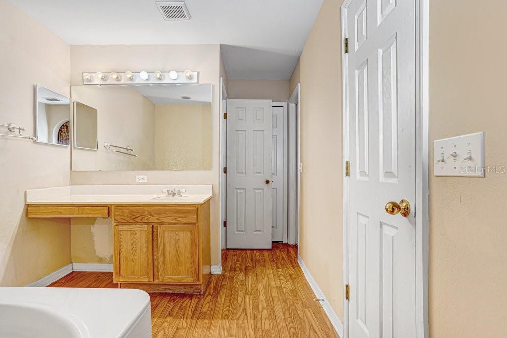 Image 13 of 24 For 10004 Creek Bluff Drive