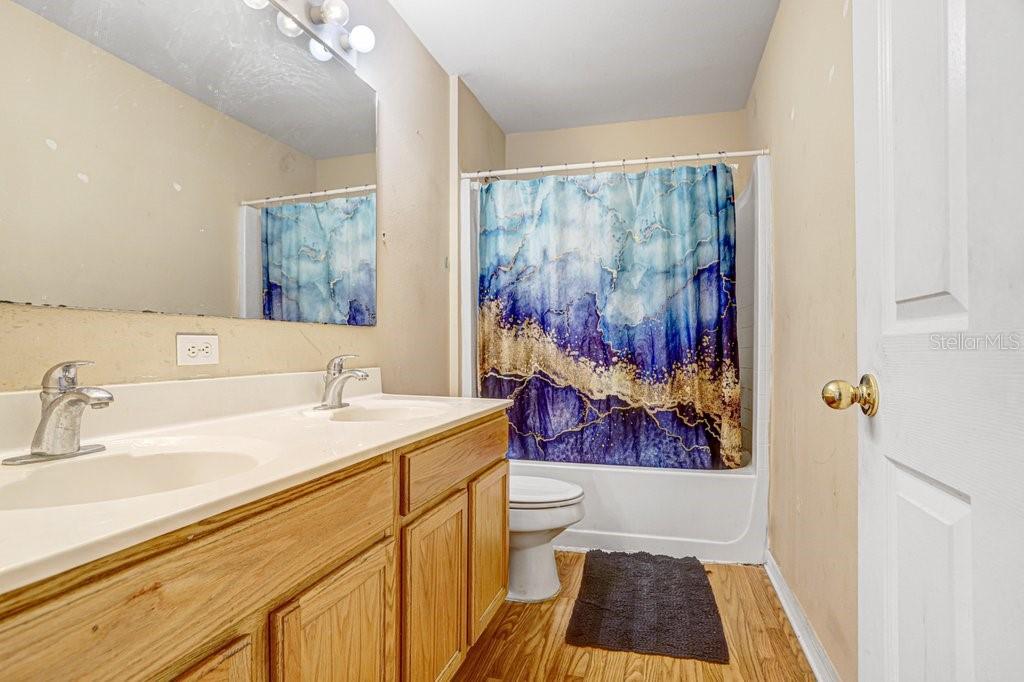 Image 17 of 24 For 10004 Creek Bluff Drive