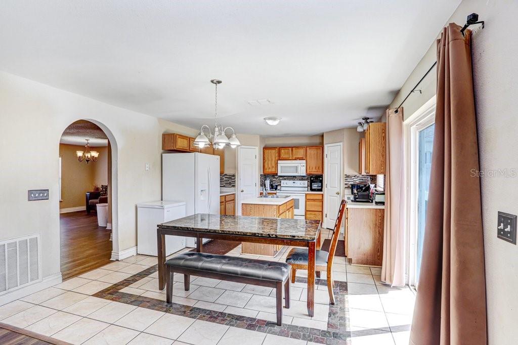 Image 6 of 24 For 10004 Creek Bluff Drive