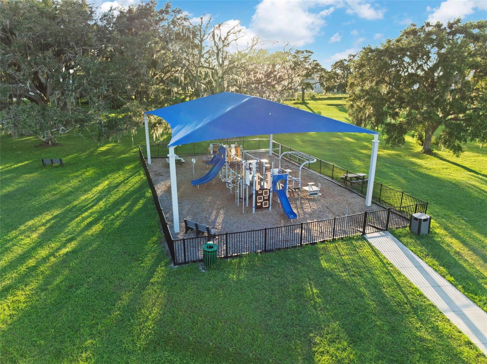 Image 24 of 30 For 32127 Powderpuff Mimosa Drive