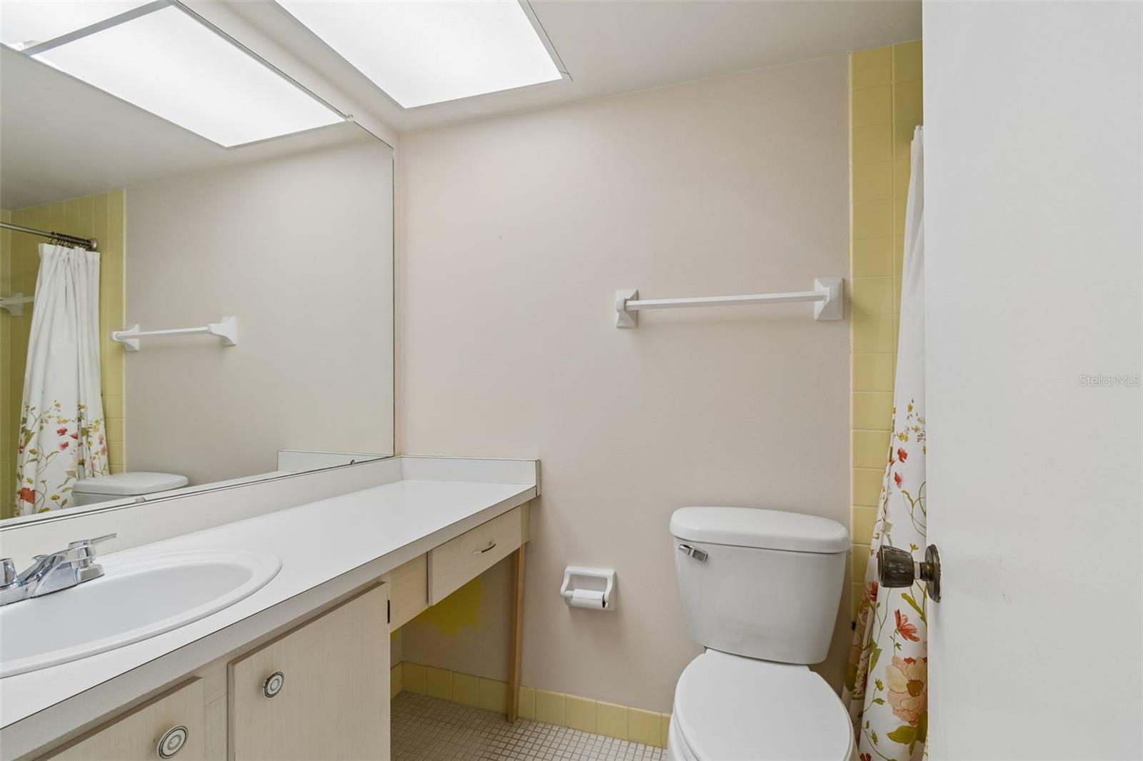 Image 11 of 34 For 5095 Bay Street Ne 110