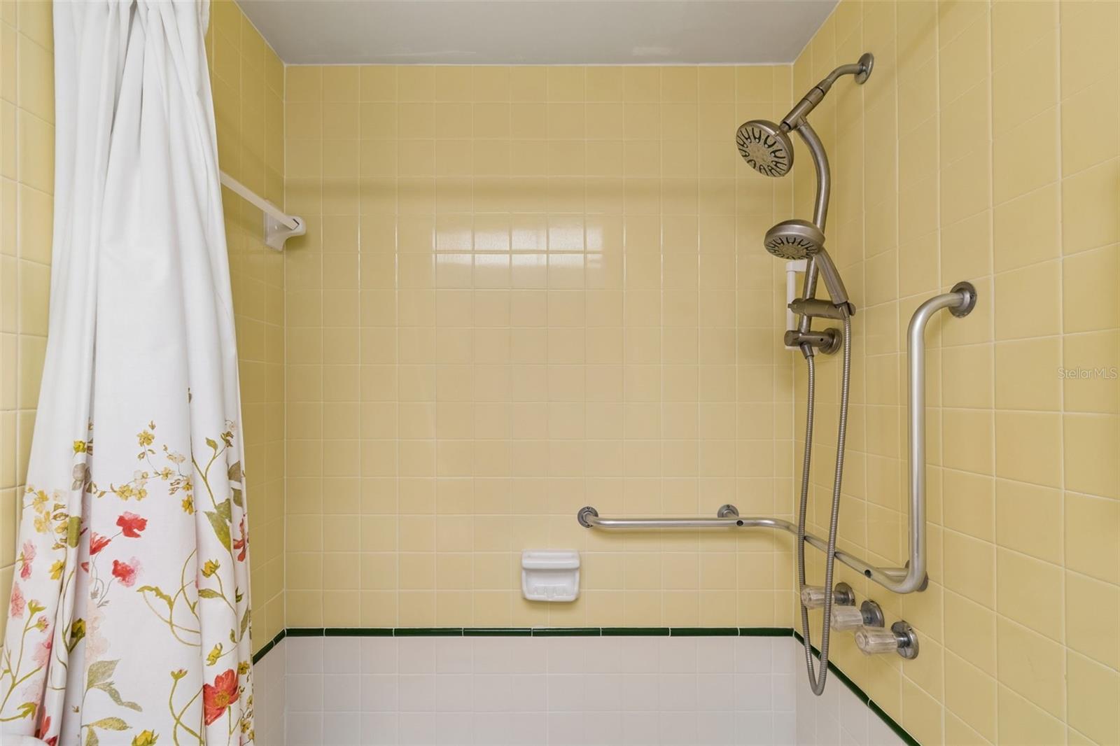 Image 12 of 34 For 5095 Bay Street Ne 110