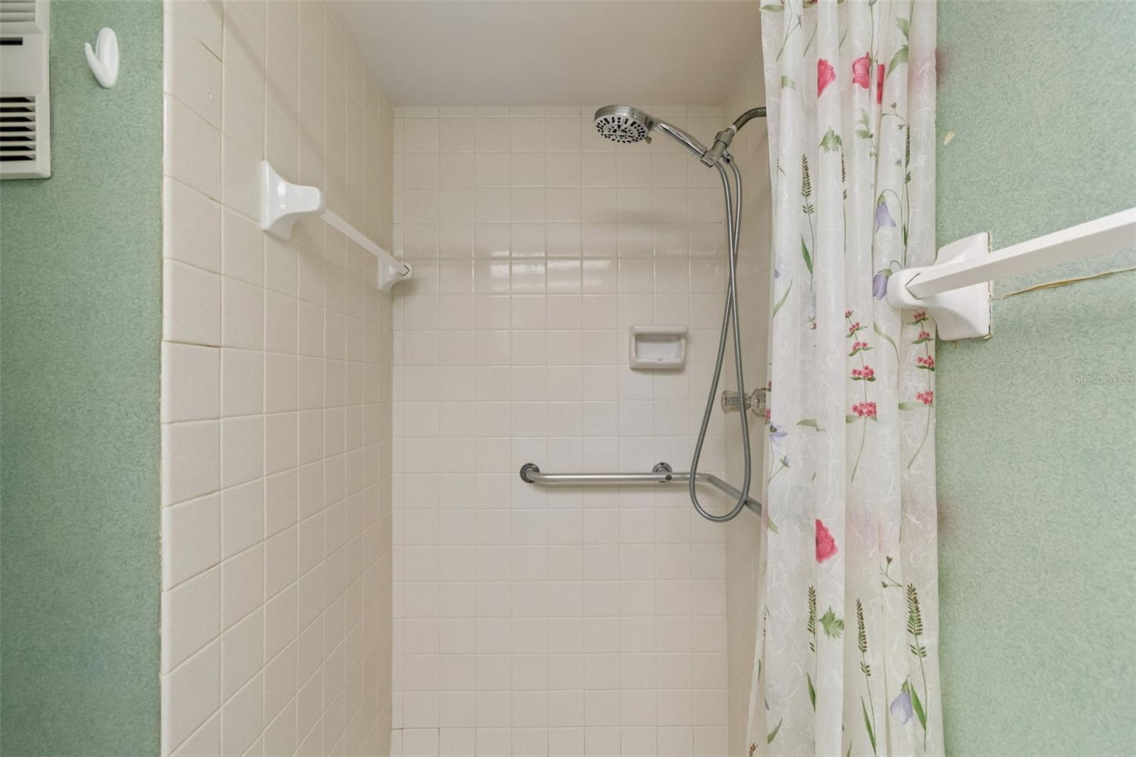 Image 15 of 34 For 5095 Bay Street Ne 110