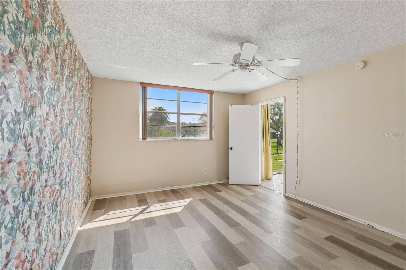 Image 21 of 34 For 5095 Bay Street Ne 110