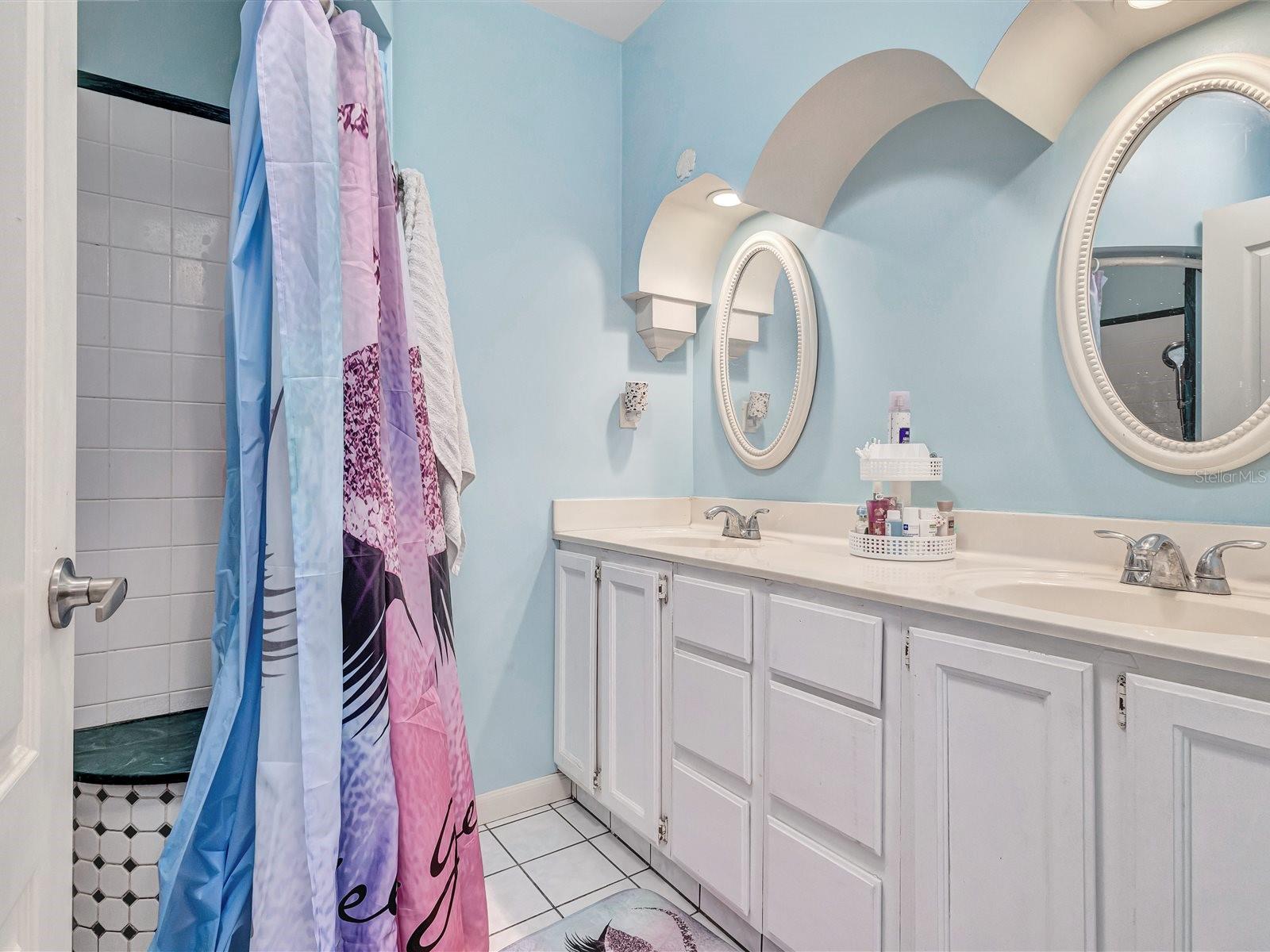 Image 22 of 59 For 4451 14th Avenue N