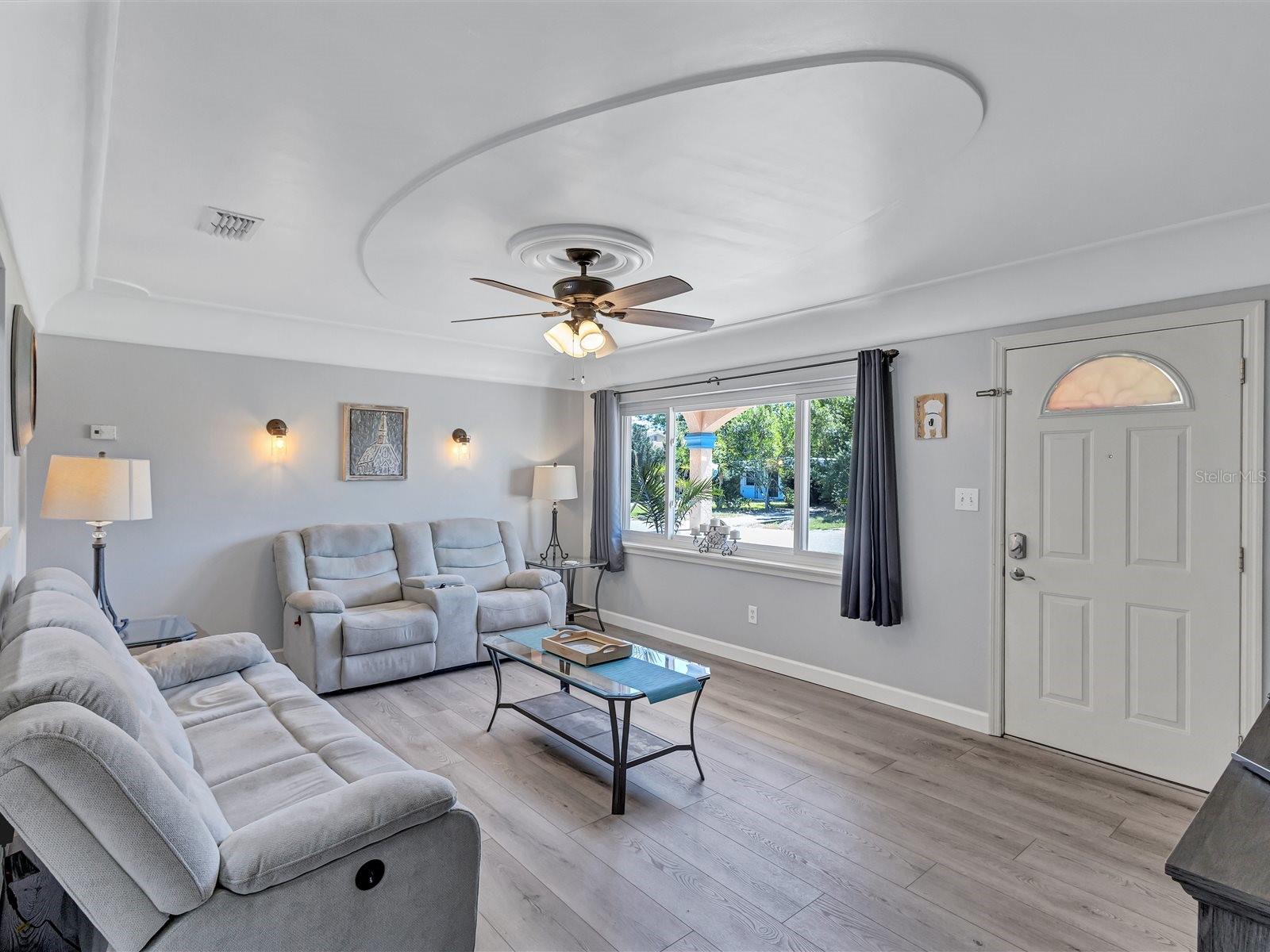 Image 4 of 59 For 4451 14th Avenue N