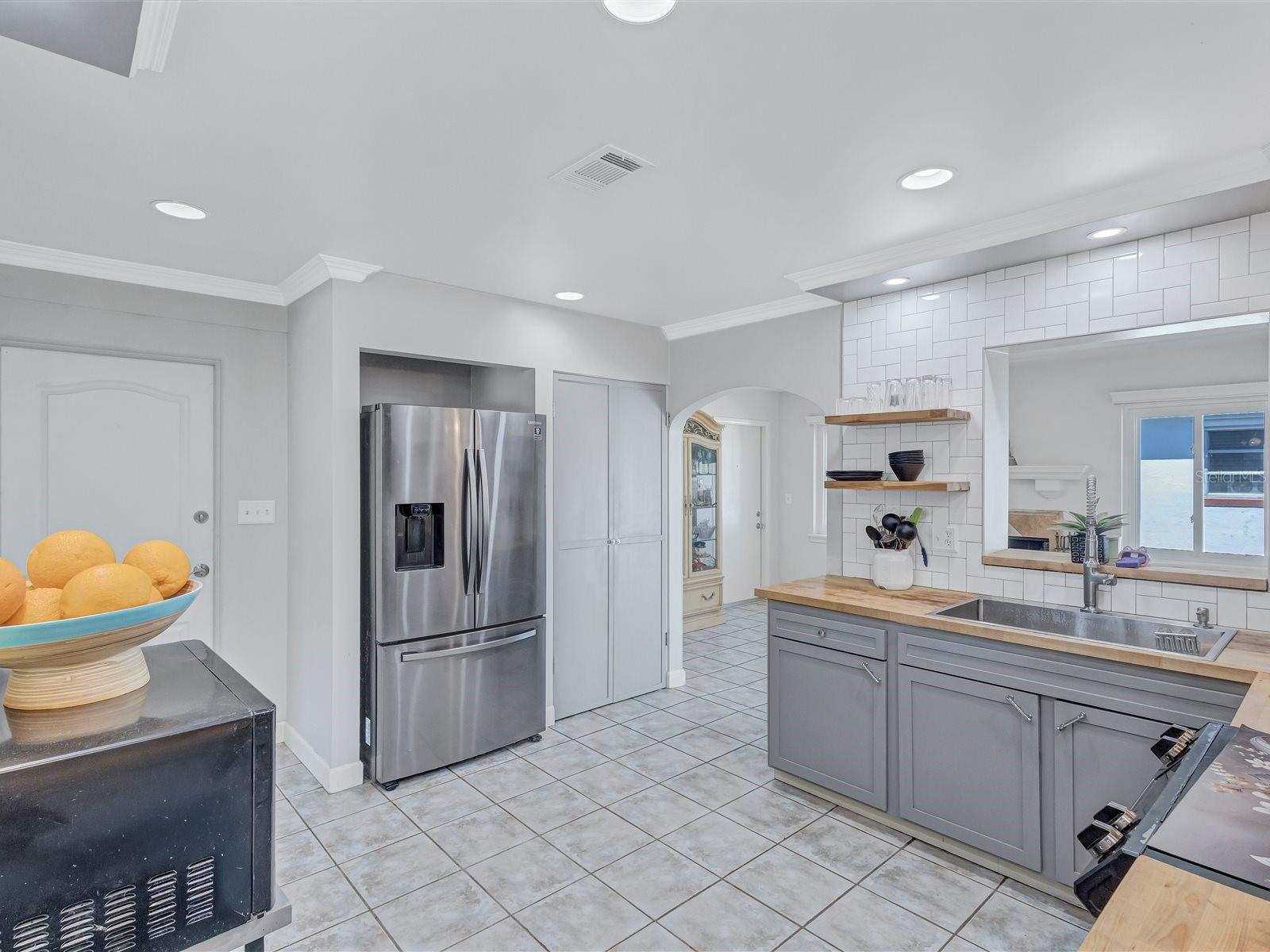 Image 9 of 59 For 4451 14th Avenue N