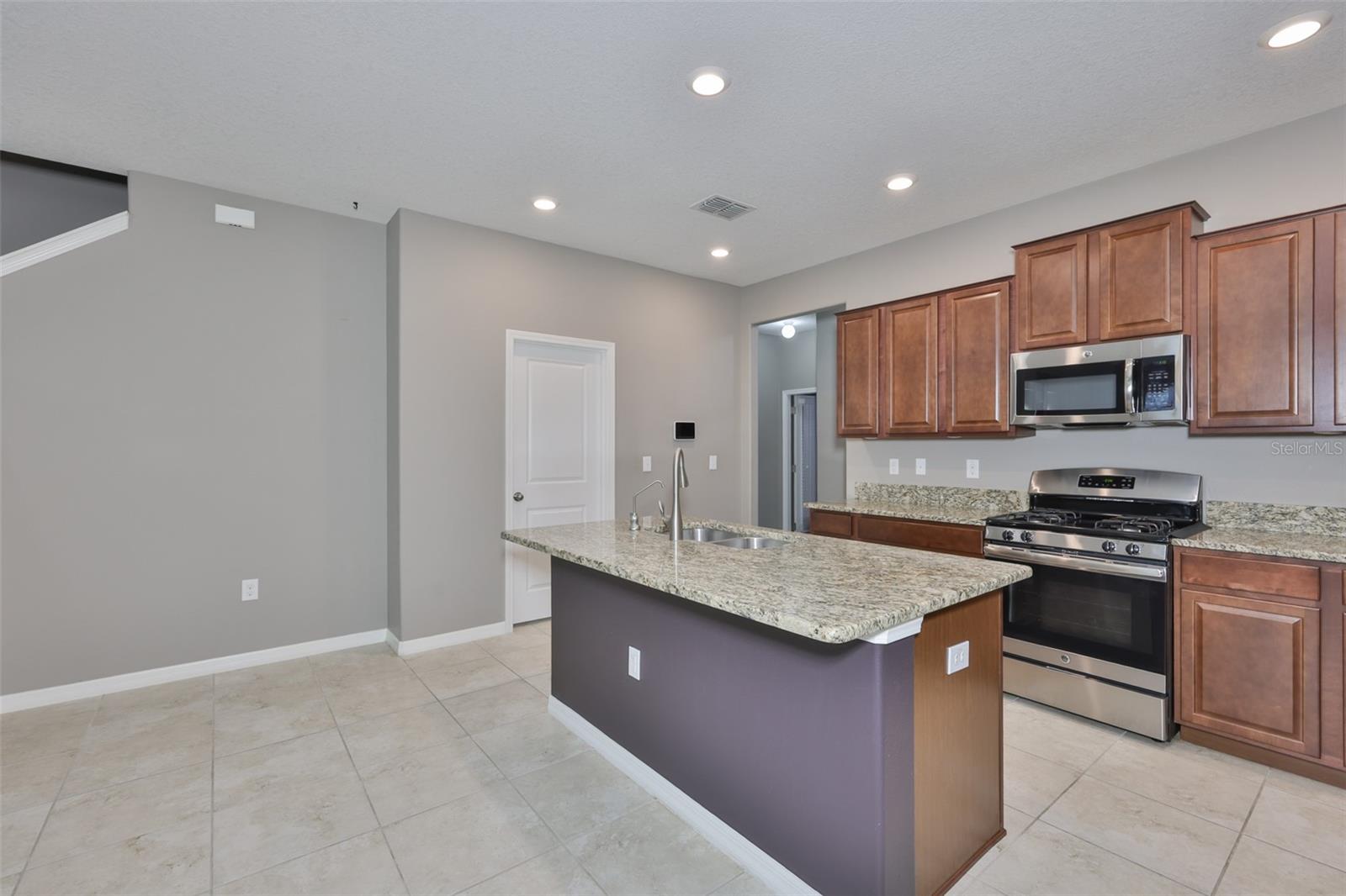 Image 11 of 64 For 6330 Lantern View Place